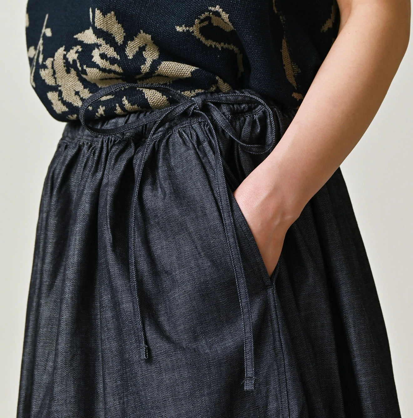 45R ONEONE Indigo Easy Gathered Skirt - Image 7