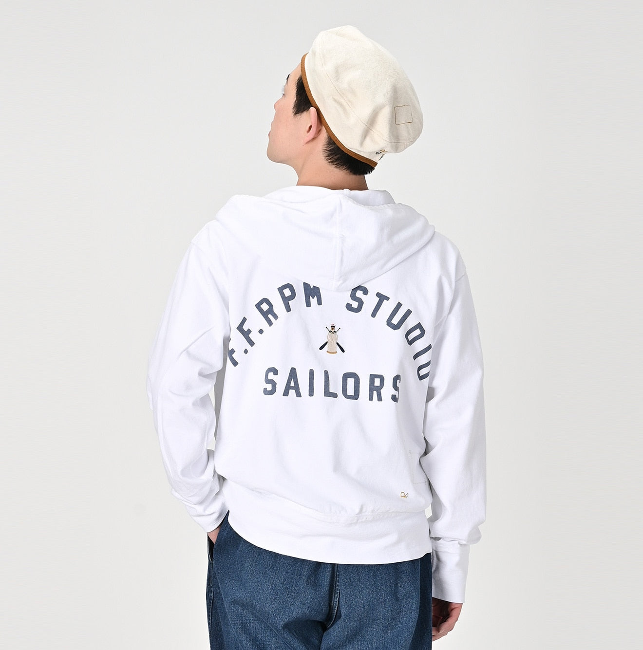 45R Hayama Dekoboko Tenjiku Montokkun Hoodie