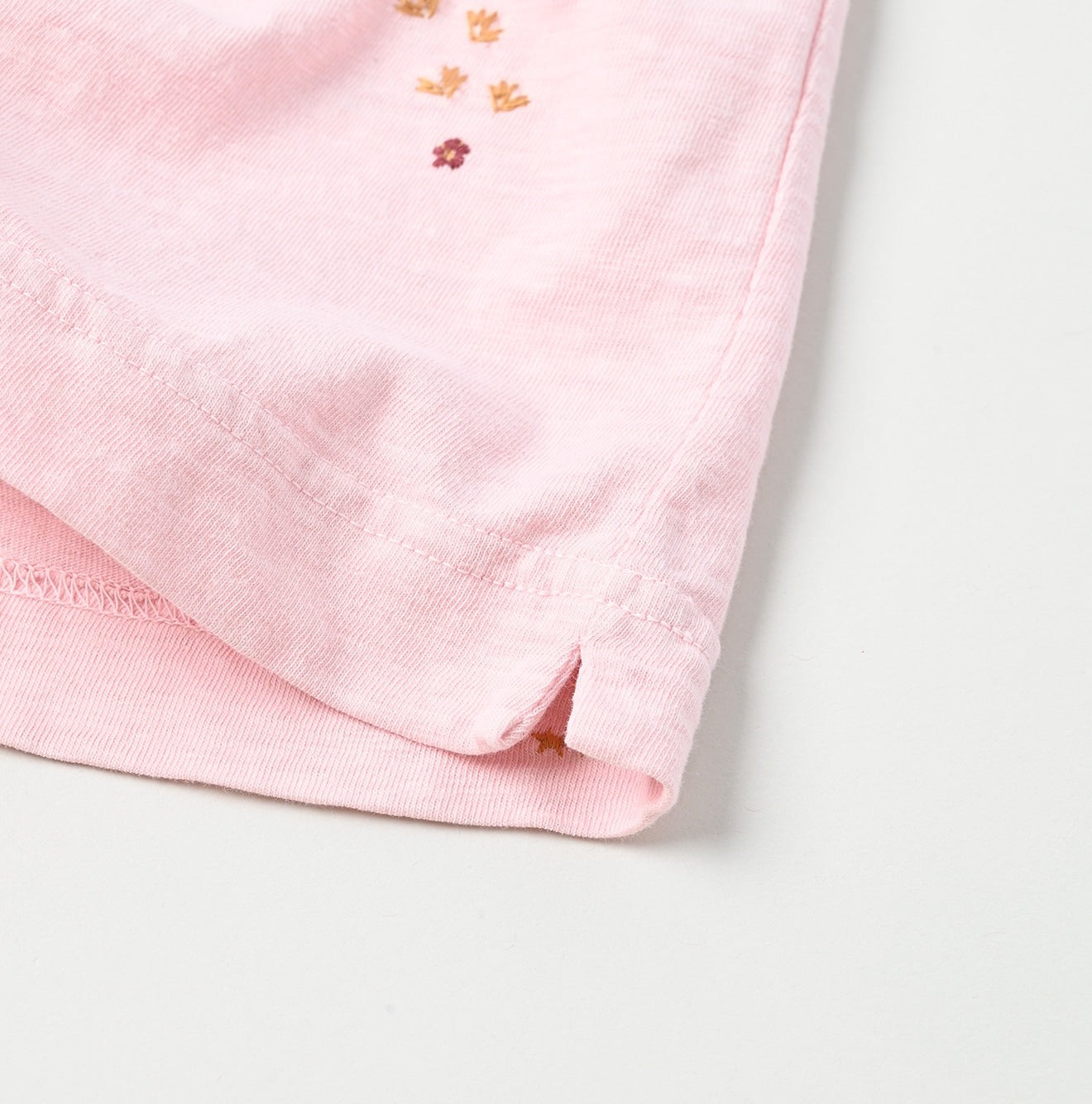 45R Chameleon Embroidery 908 T-shirt