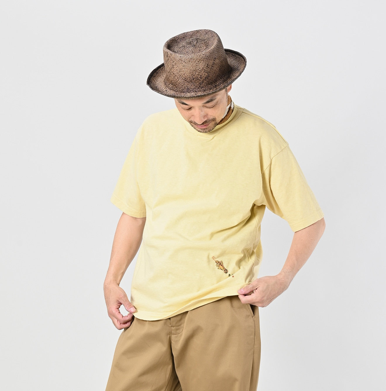 45R Chameleon Embroidery 908 T-shirt