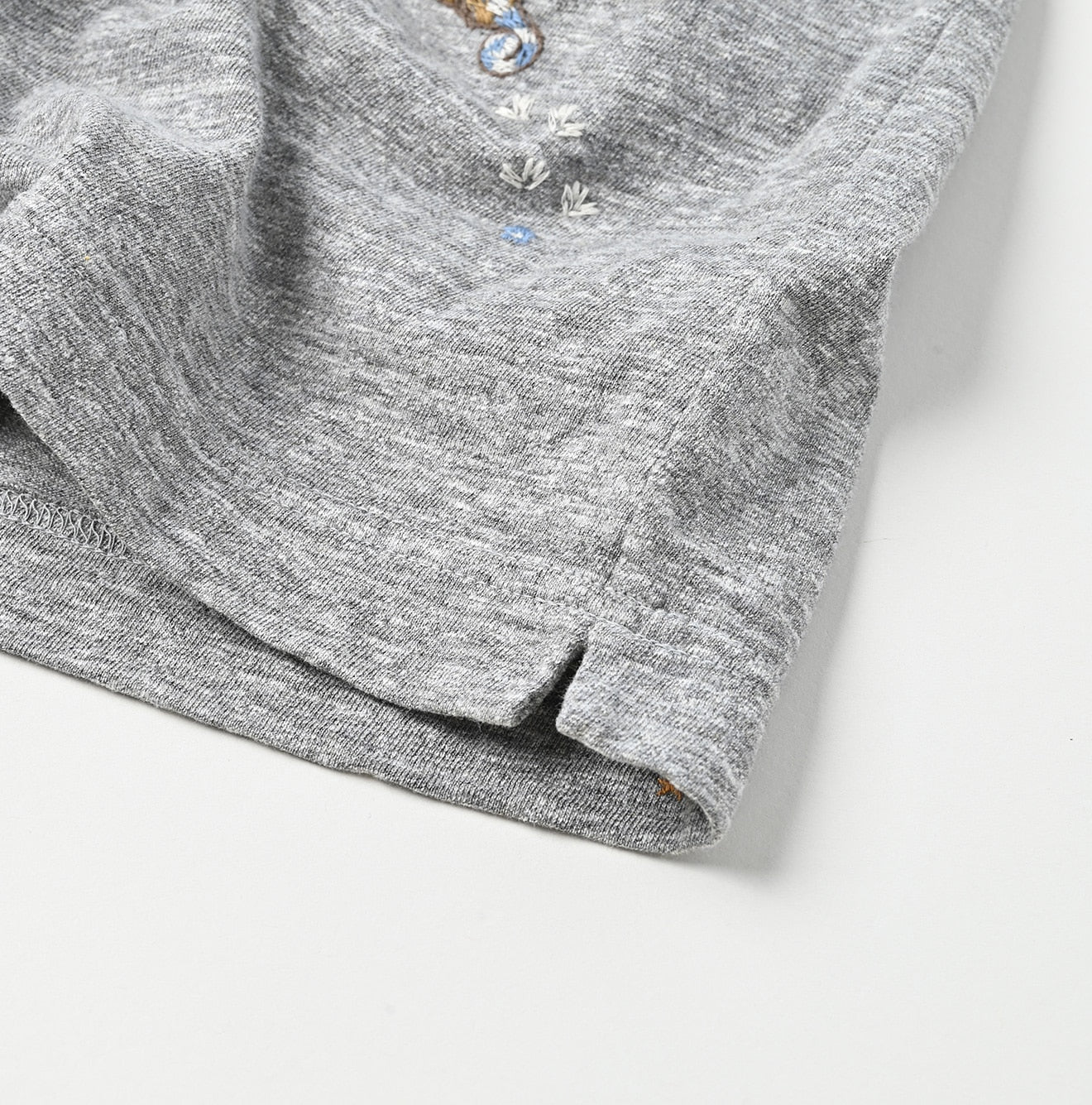 45R Chameleon Embroidery 908 T-shirt (Top dyed)
