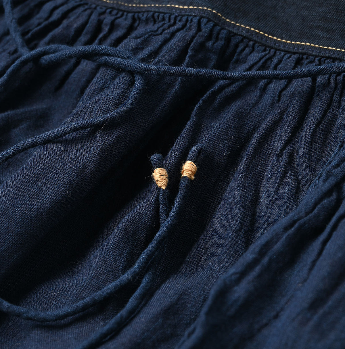45R Indigo Tenjiku Gathered Cachecoeur