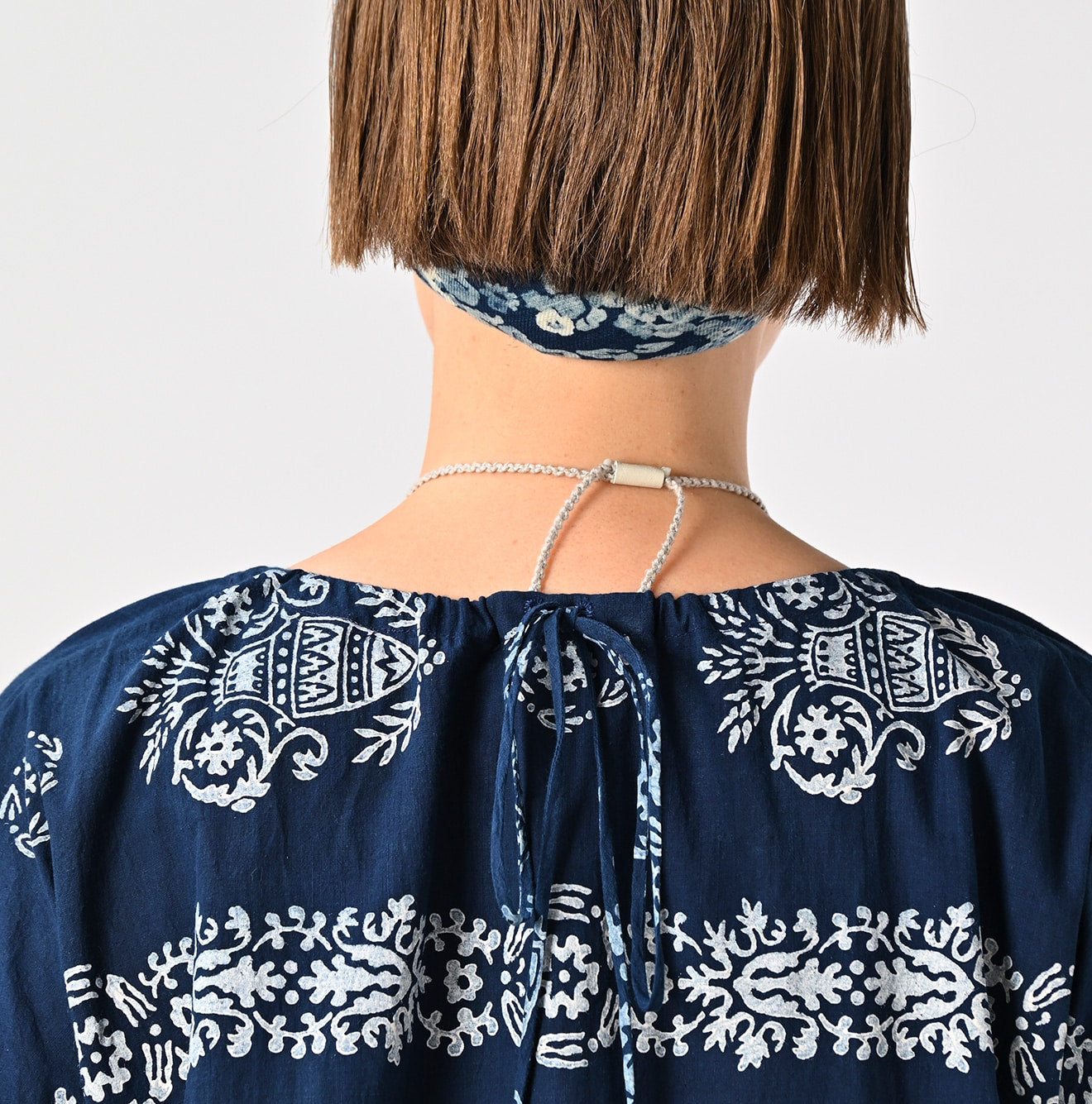 45R ONEONE Ai Indigo Khadi Gathered Blouse - Image 8