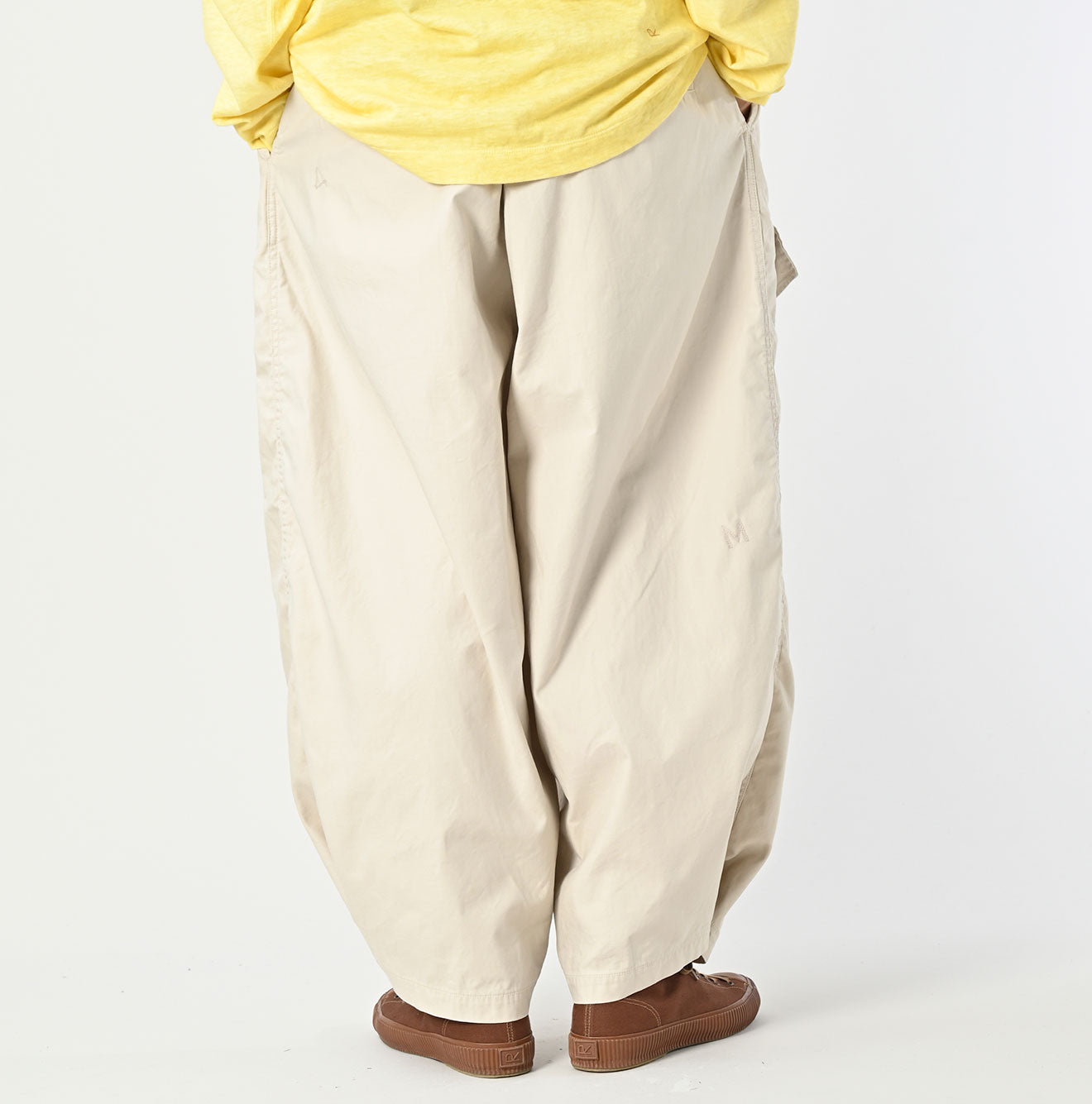 Futatabi 45RPM 908 Embroidery Back Satin Tent Pants