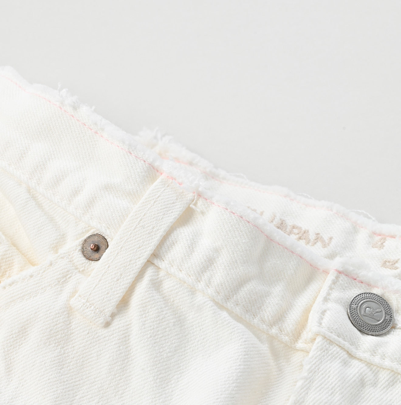 Appare Rye Mugi Denim Crosby5 - Anemone White (34 in)