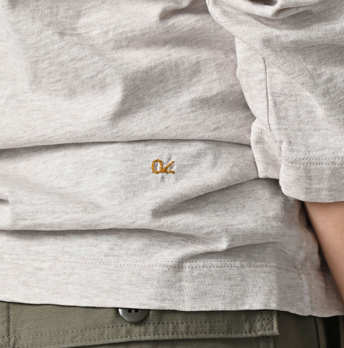 Futatabi Stiebees Betouch Square T-shirt