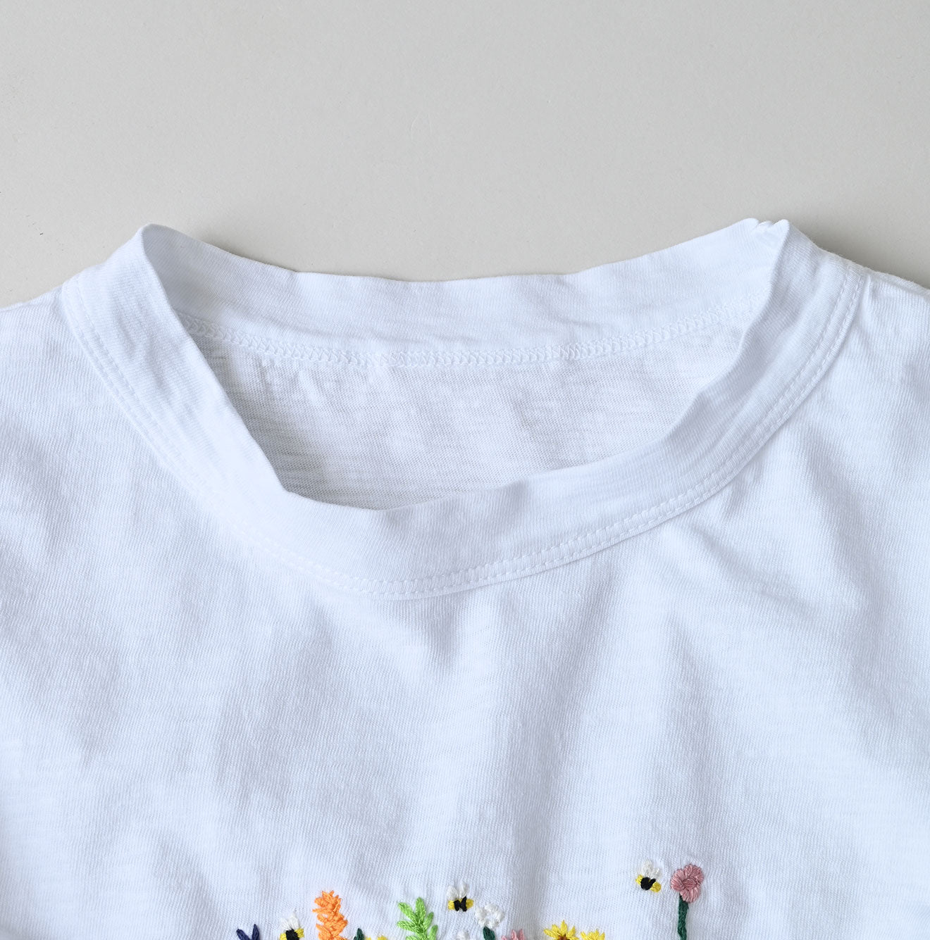 Futatabi Hacci Embroidery Square T-shirt