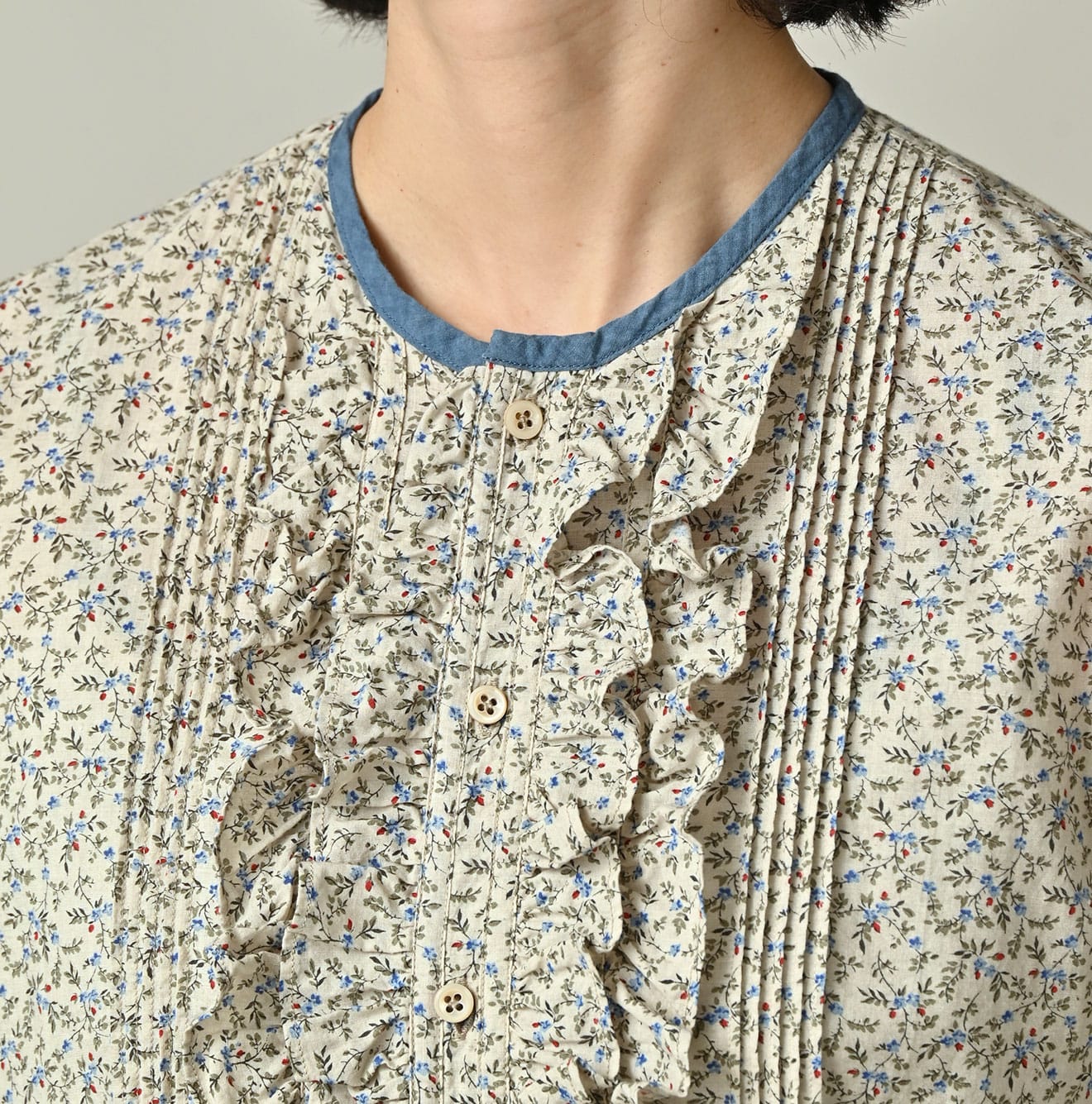 45R Ivy Flower Frilled Blouse