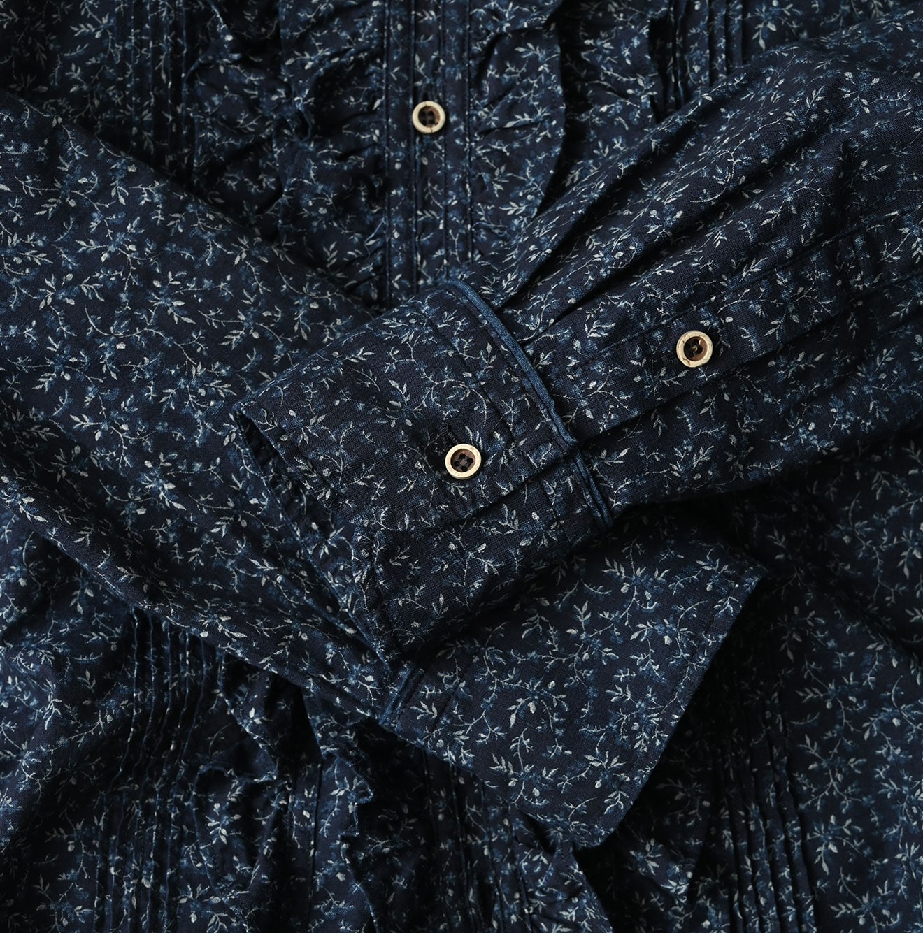 45R Indigo Ivy Flower Frilled Blouse