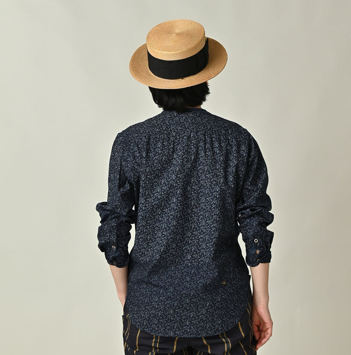 45R Indigo Ivy Flower Frilled Blouse