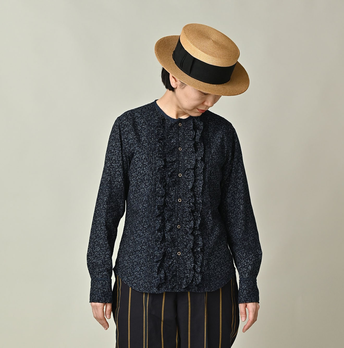 45R Indigo Ivy Flower Frilled Blouse