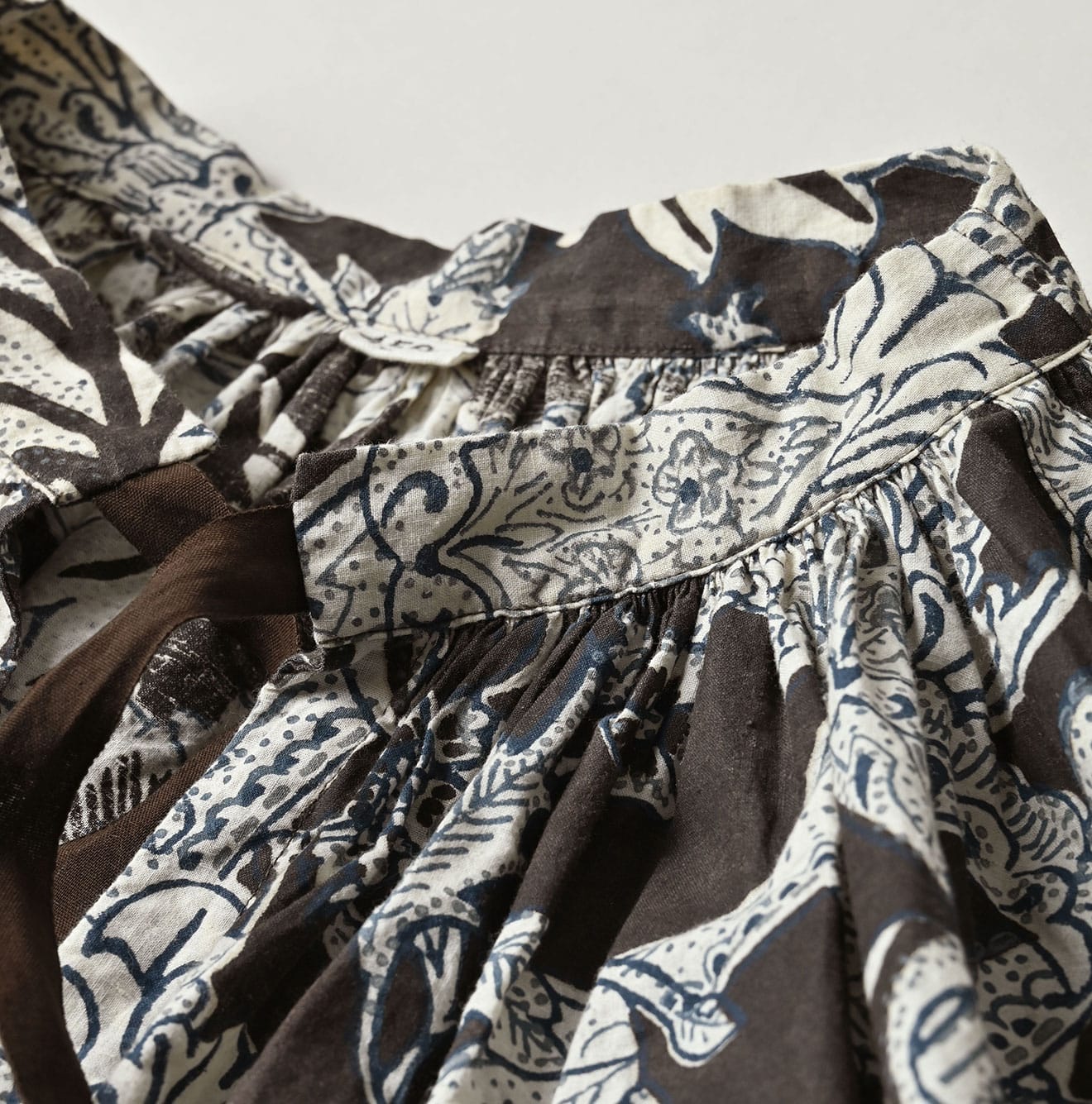 45R Khadi Flower Sarasa Chouchou Smocking Blouse