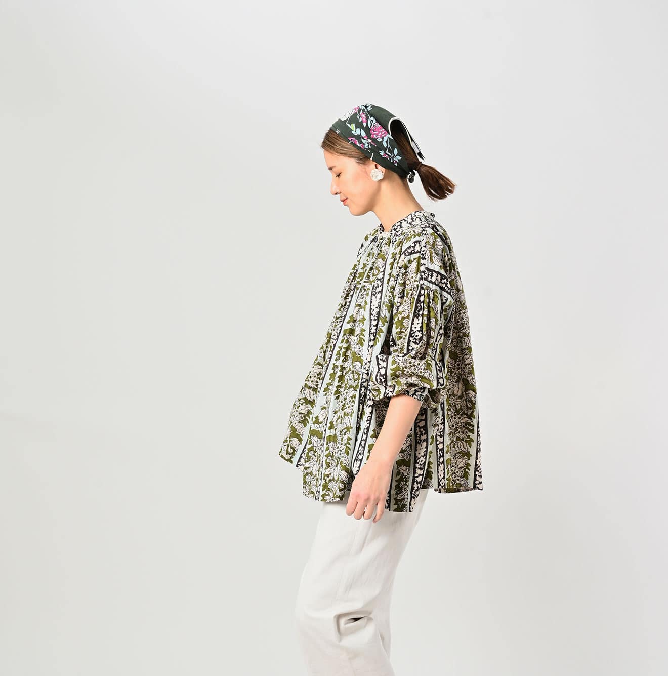 45R Stripe Flower Block Print Smocking Blouse