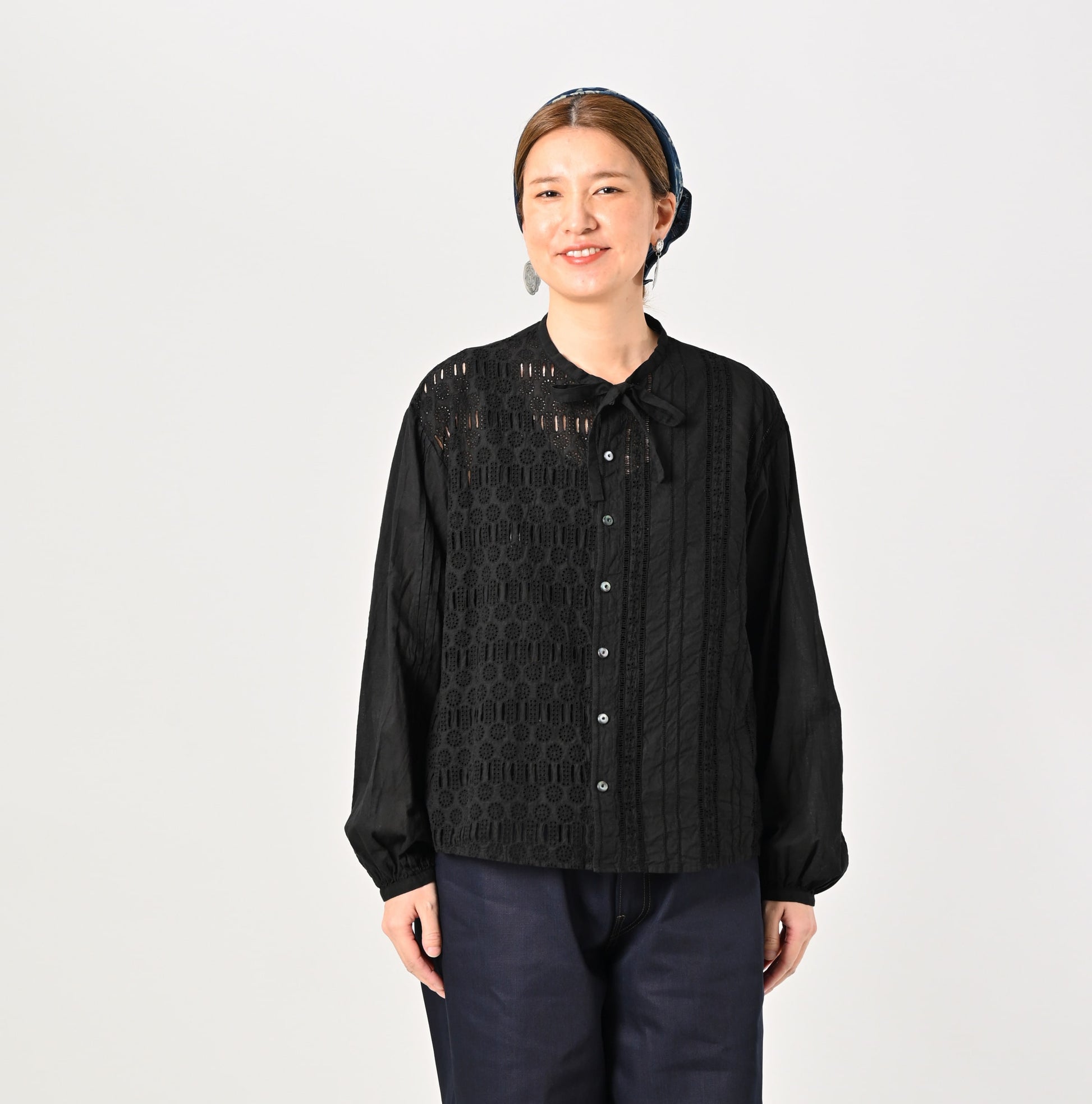 45R Doamahira Cutwork Blouse