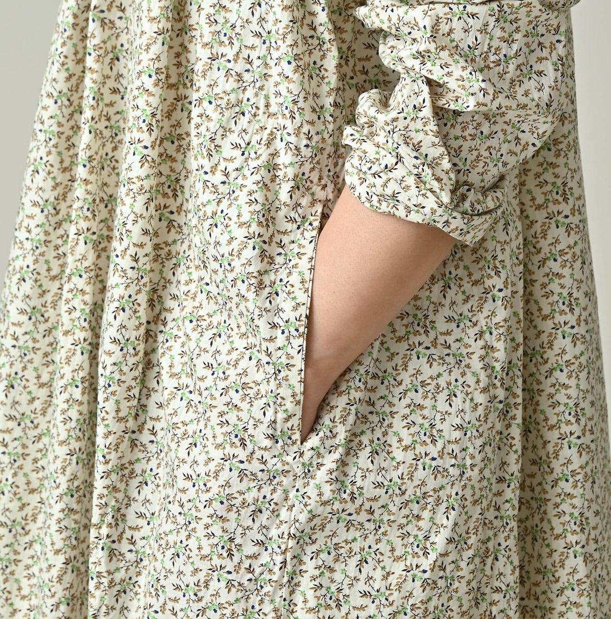 45R Ivy Flower Smocking Dress