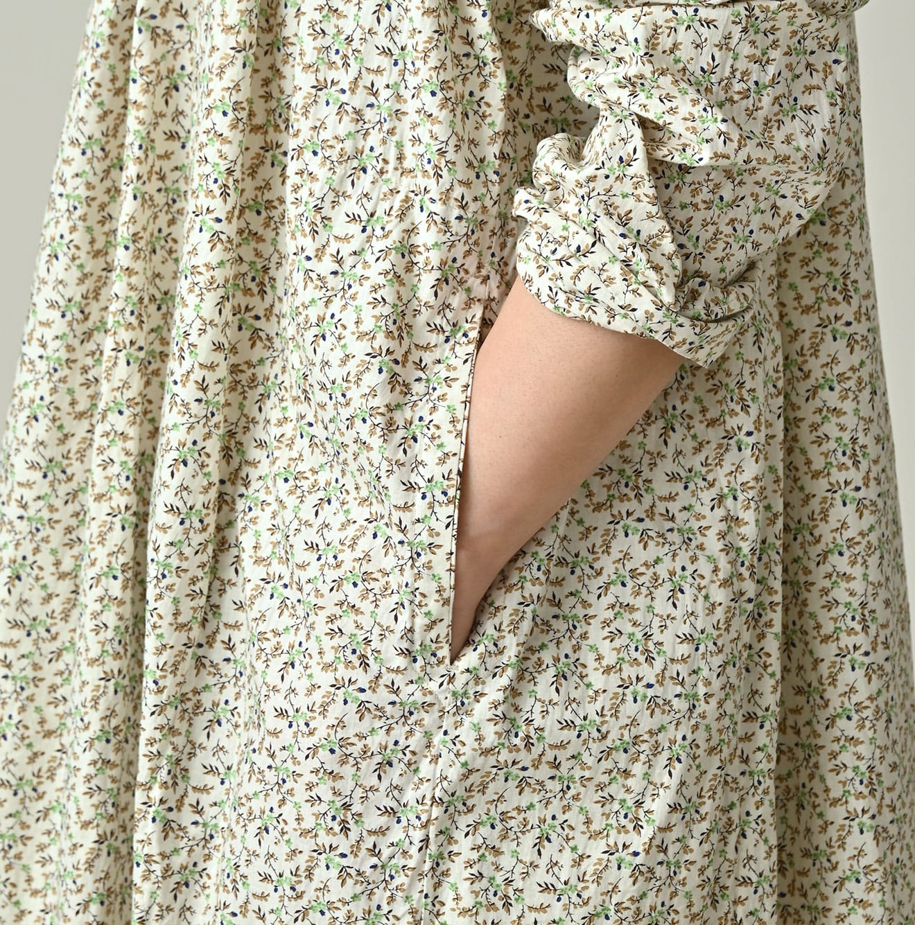 45R Ivy Flower Smocking Dress