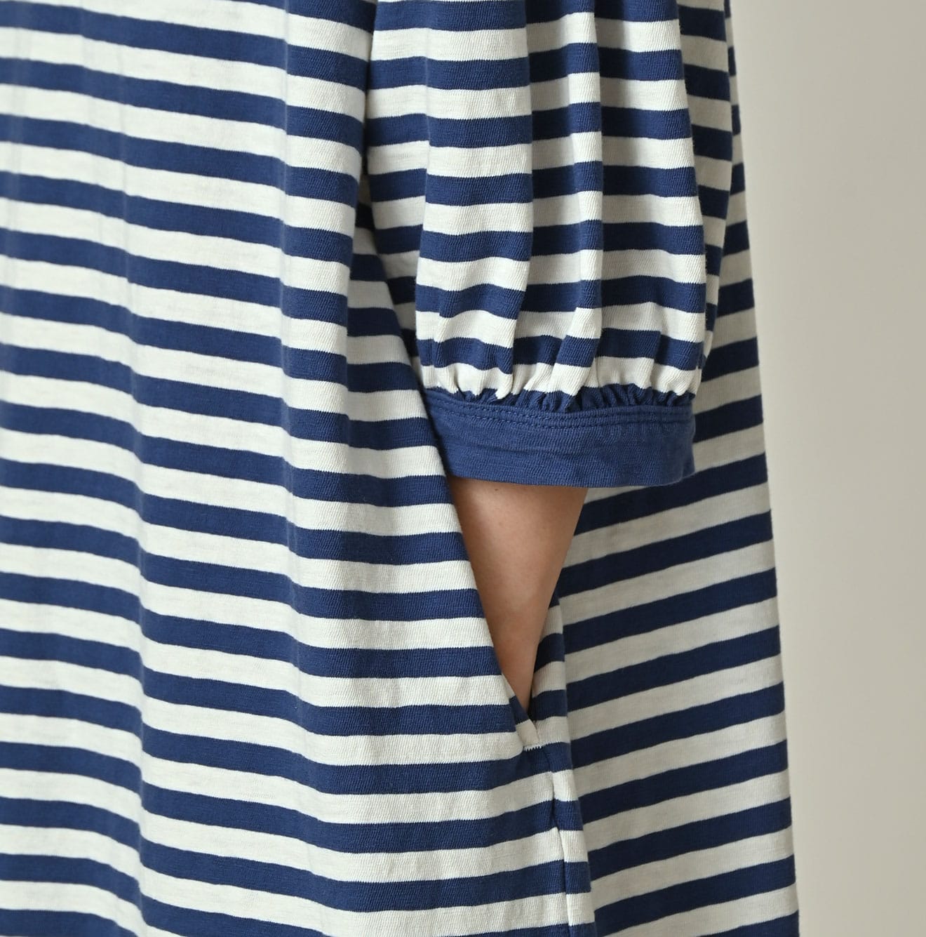 45R Stripe Puff Sleeve Dress - Image 10