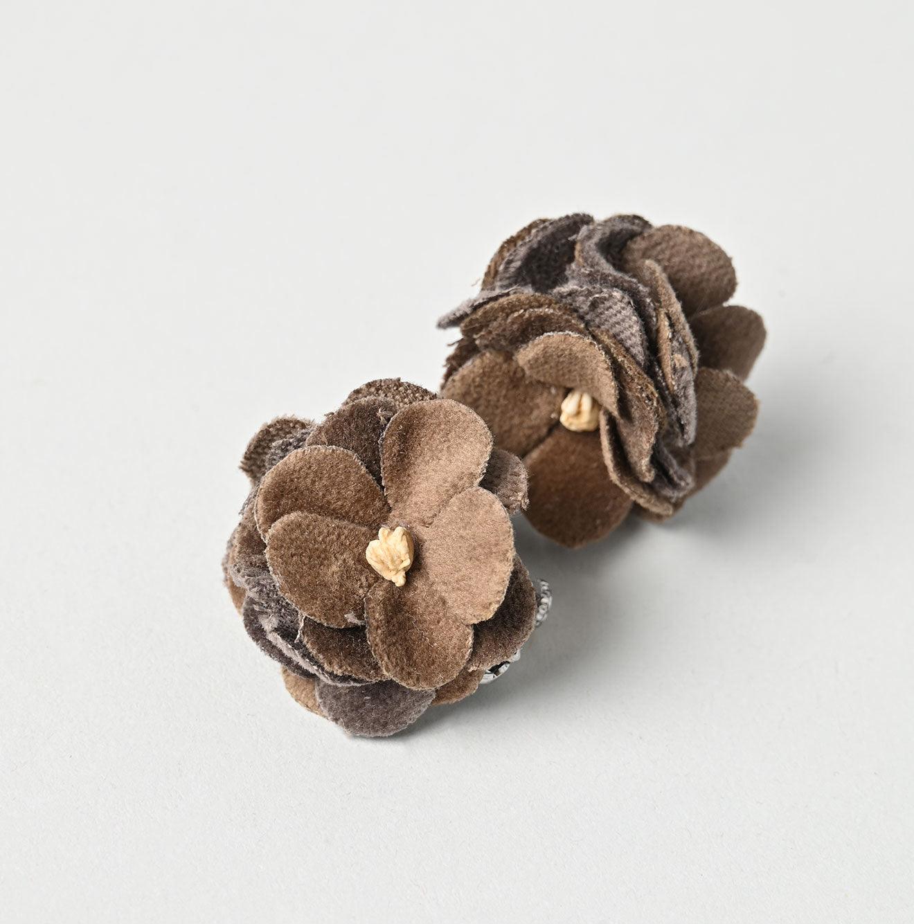 Flower Earrings - 45R by 45rpm studio - Image 6