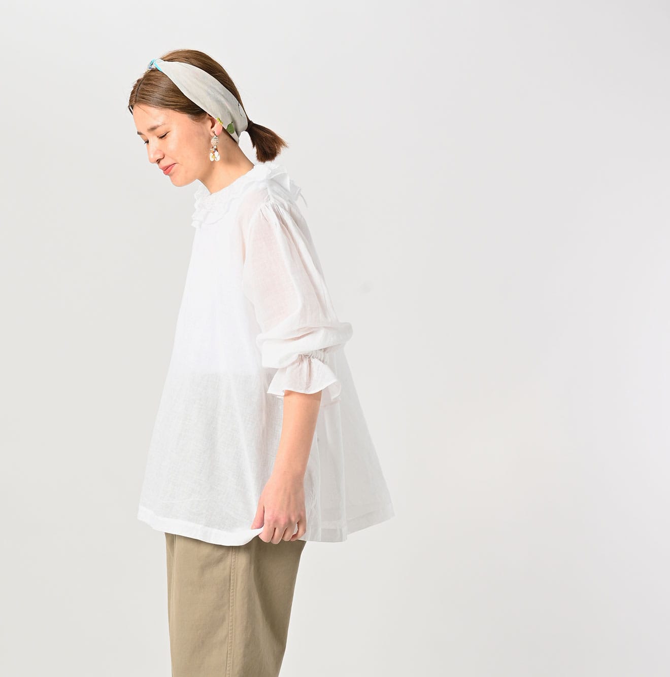 45R Gauze Frilled Collar Blouse