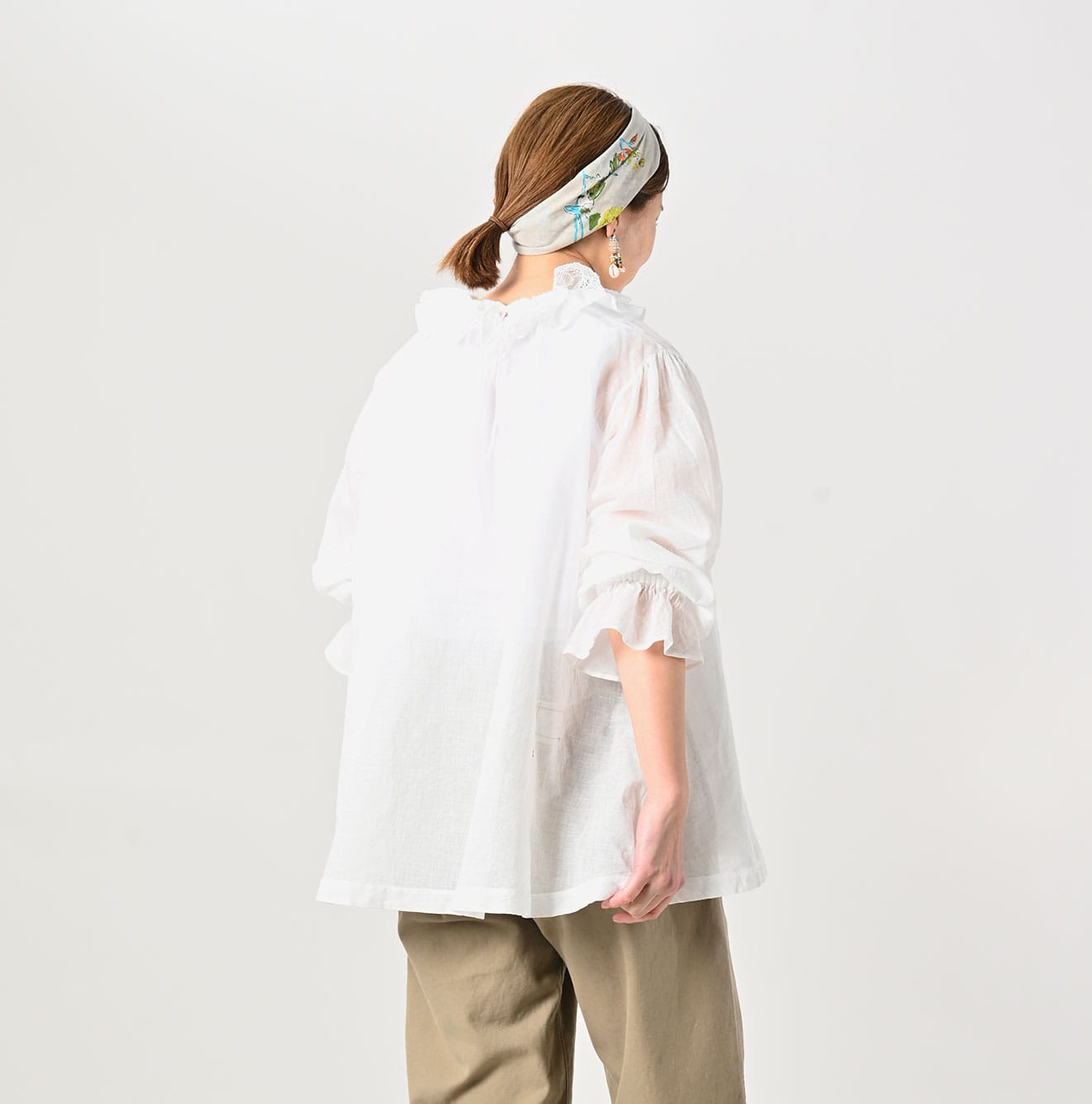 45R Gauze Frilled Collar Blouse