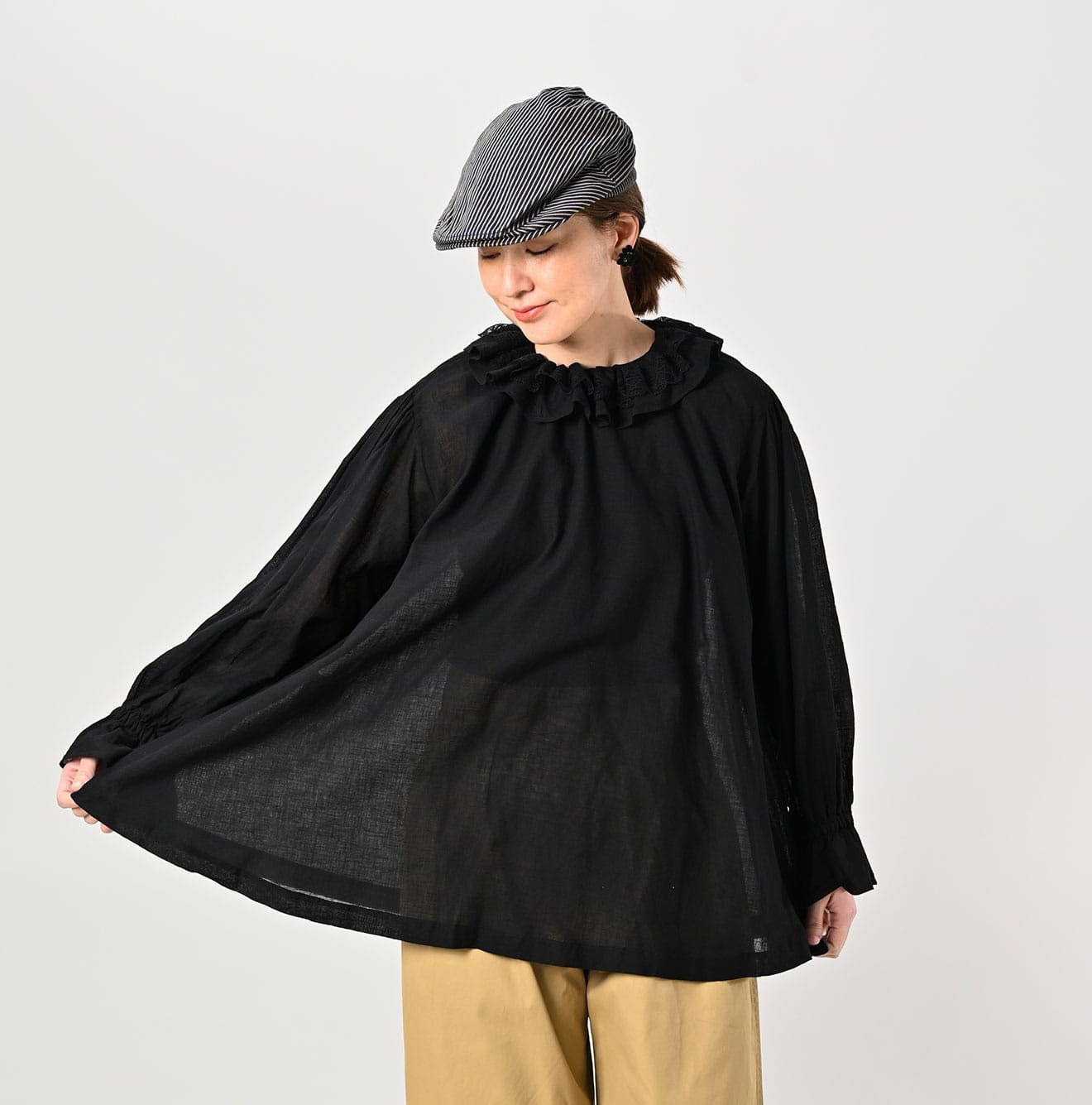 45R Gauze Frilled Collar Blouse