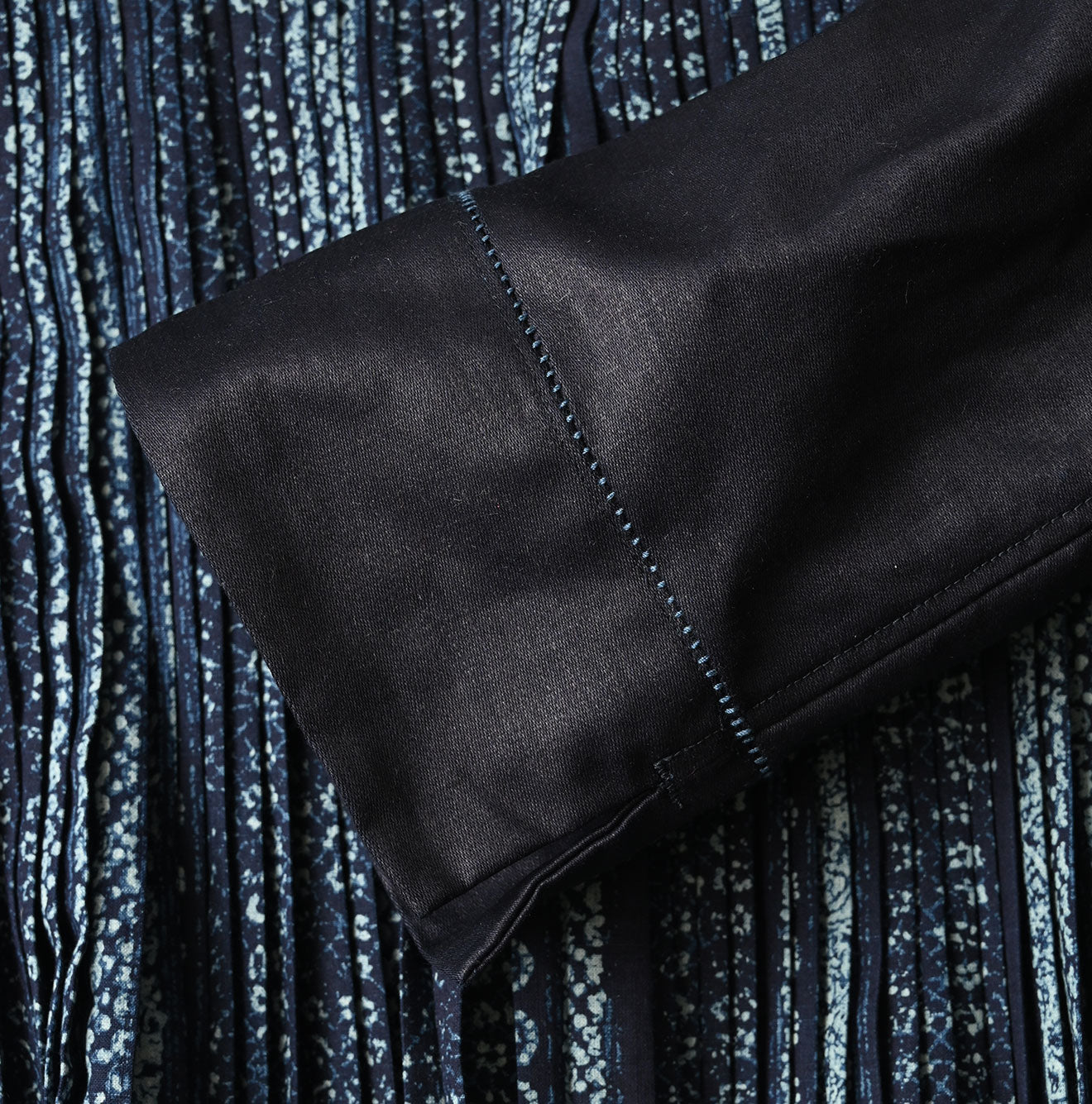 45R Indigo Bassen Sarasa Blouse