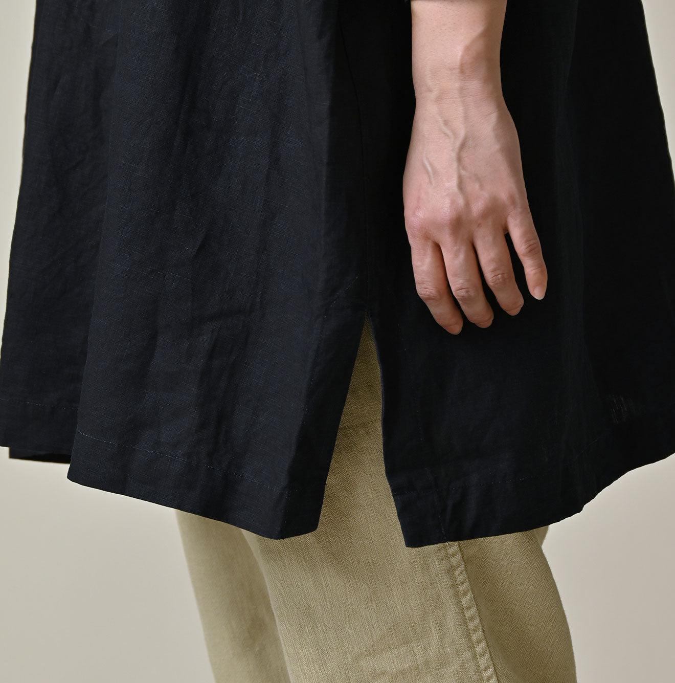Indigo 60 Linen Smock Shirt - Image 8