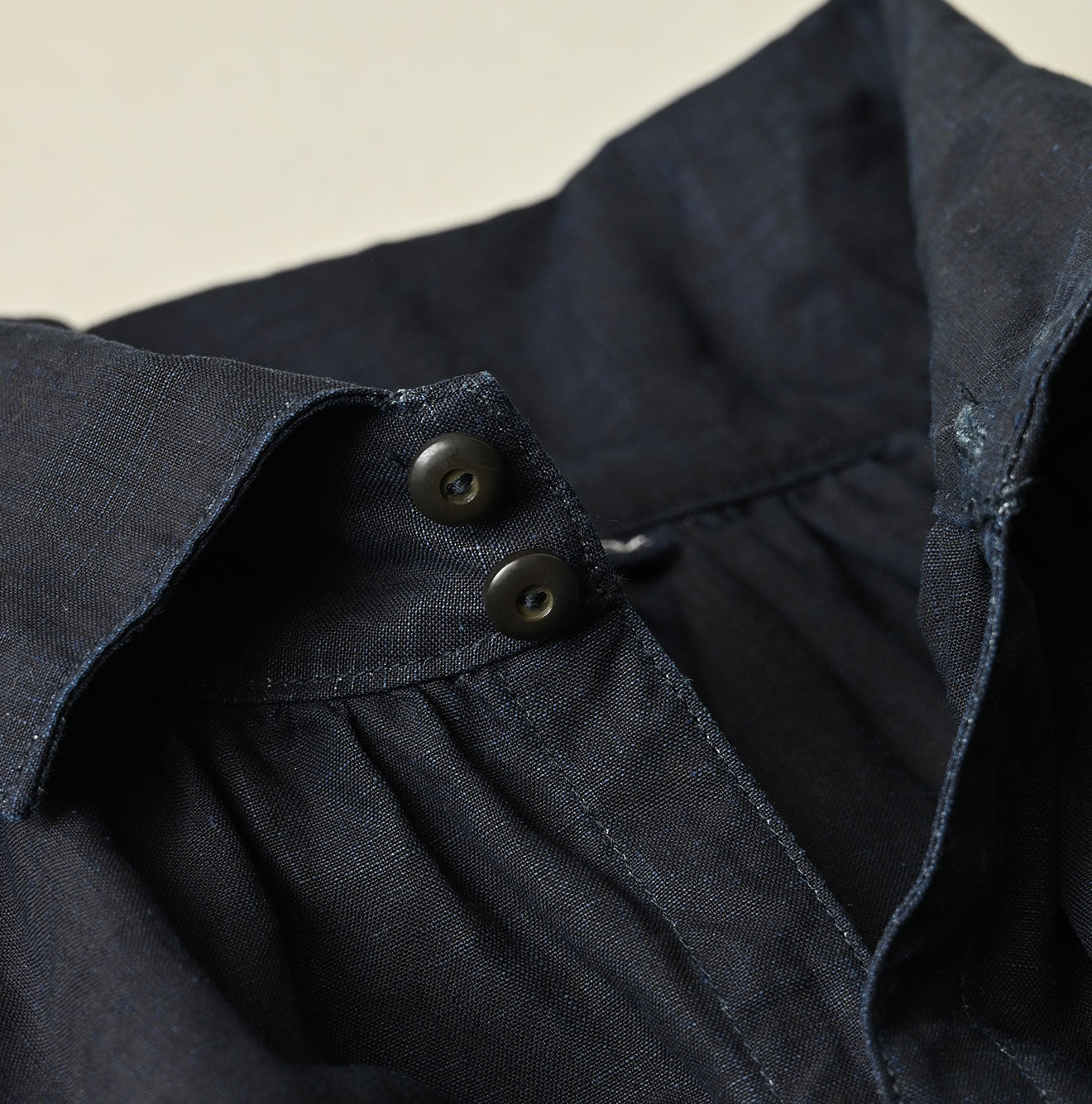 Indigo 60 Linen Smock Shirt - Image 14
