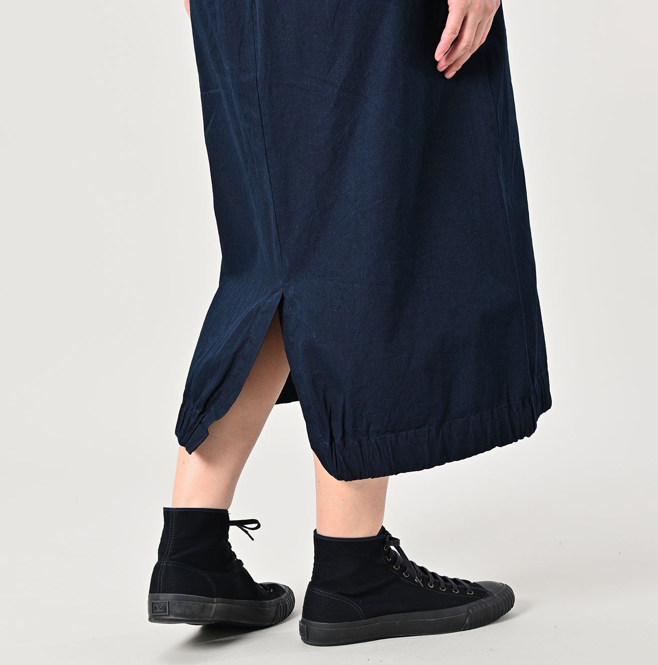 45R Indigo Gabardine Chigo Skirt