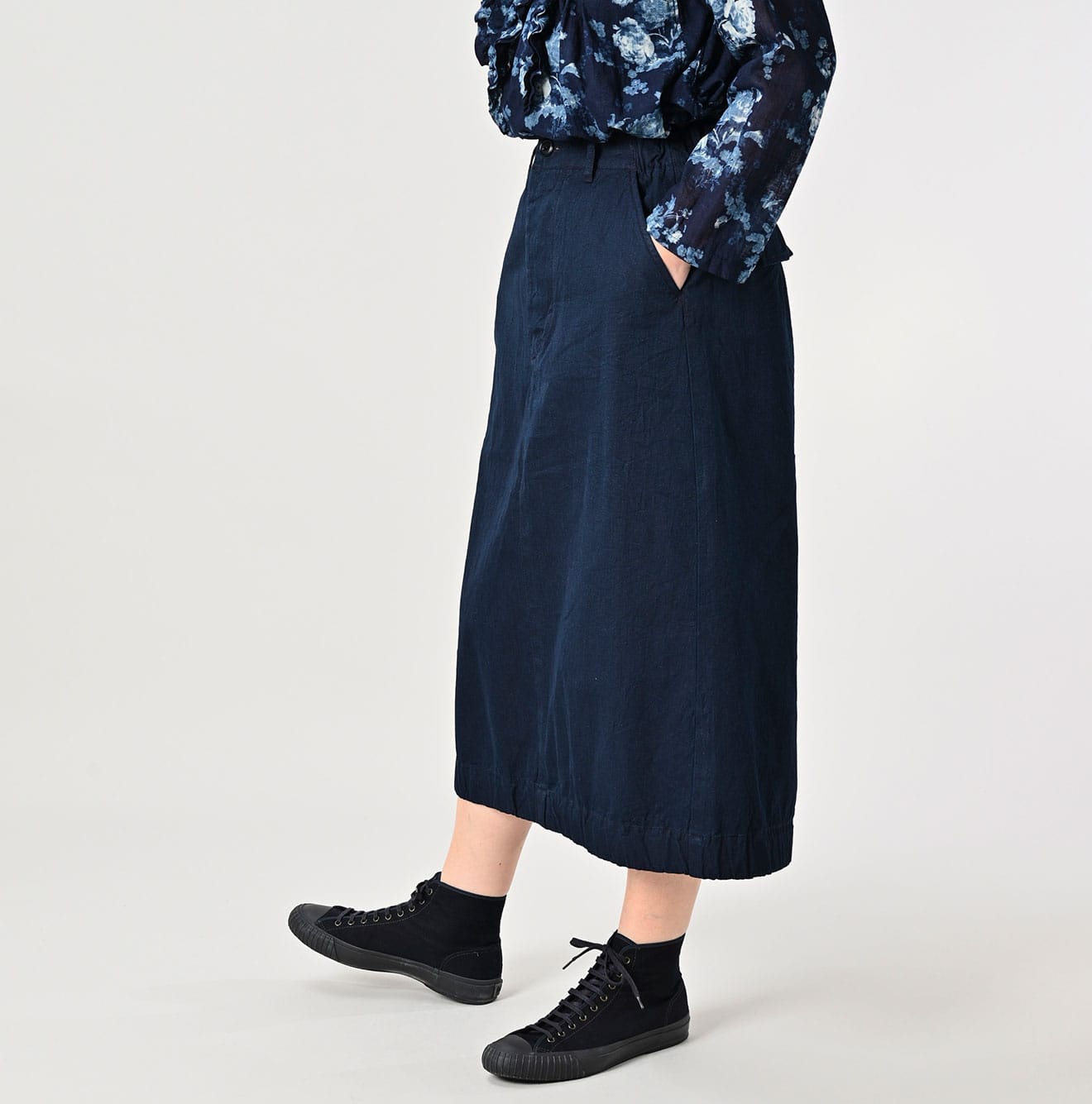 45R Indigo Gabardine Chigo Skirt