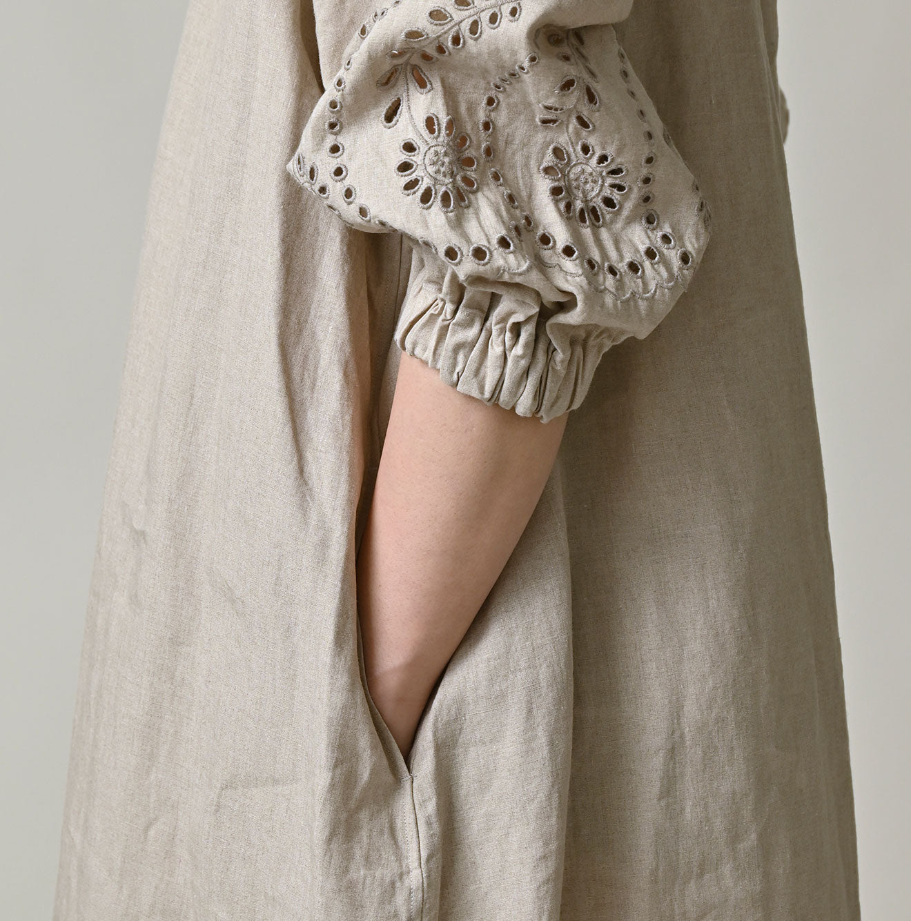 60 Linen Embroidery Puff Sleeve Dress - Image 10