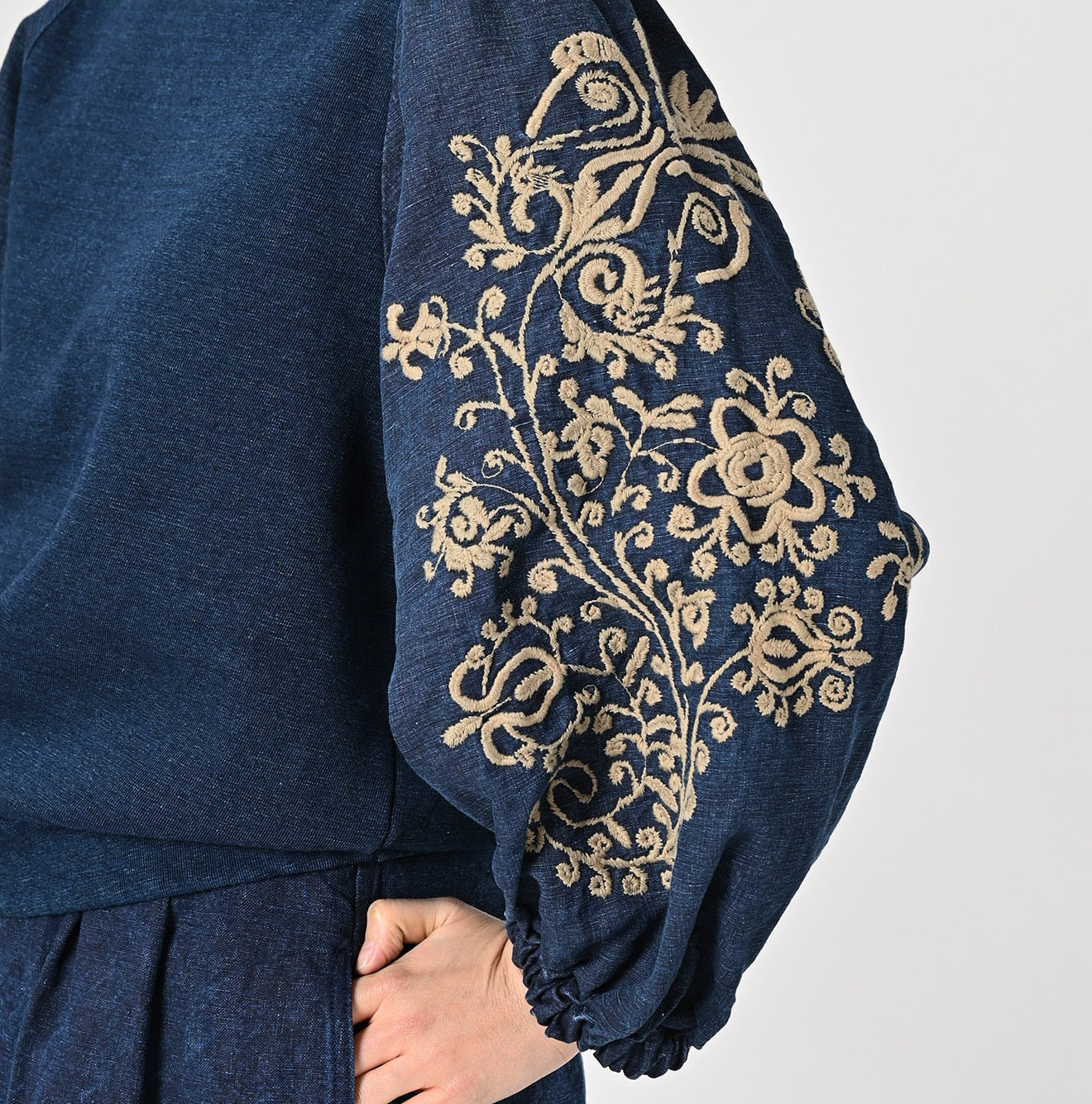 45R Indigo Cotton Fleece Flower Embroidery Puff Sweat