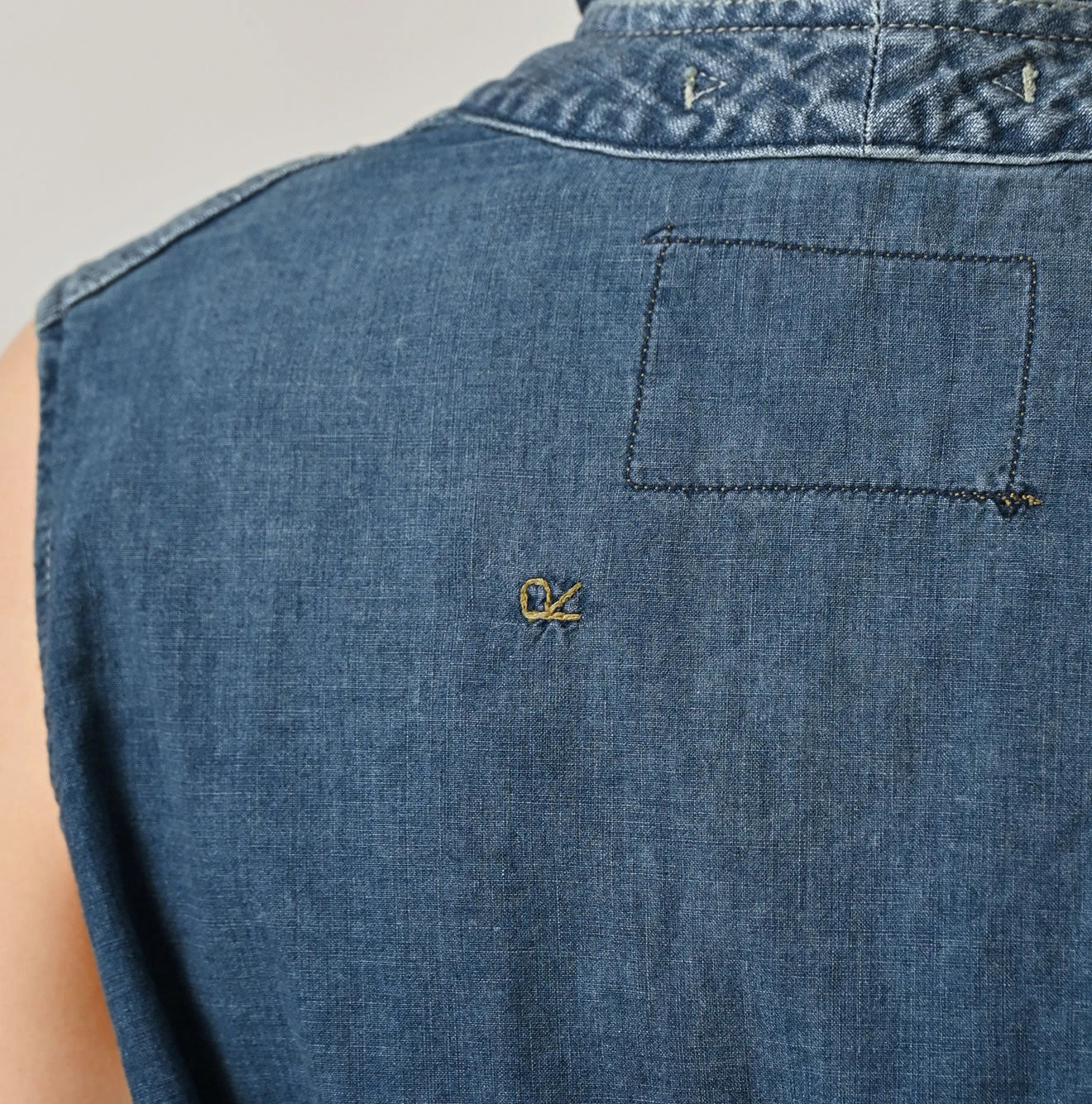 45R Mugihiko Denim Frilled Work Vest - Image 10