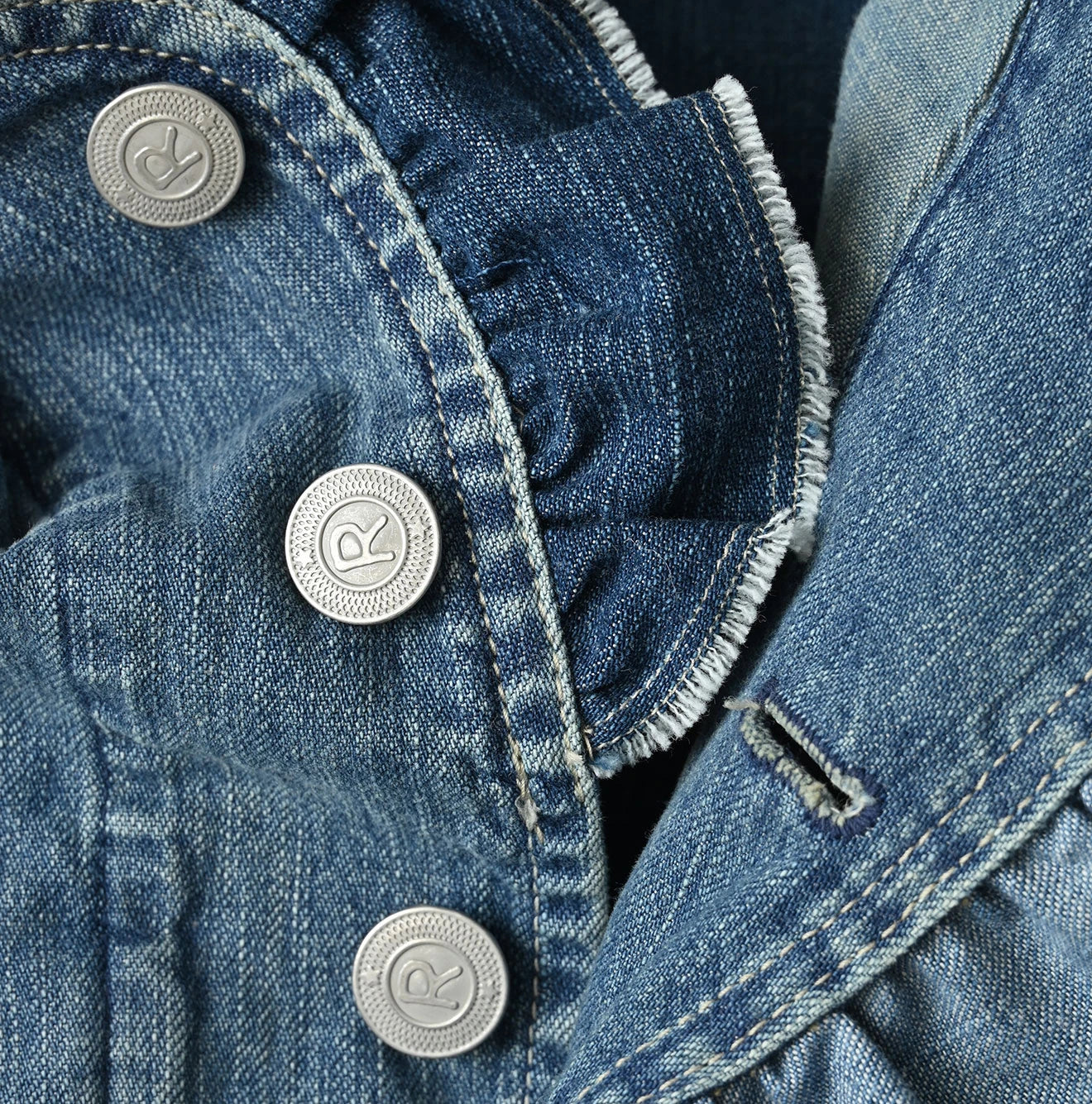 45R Mugihiko Denim Frilled Work Vest - Image 16