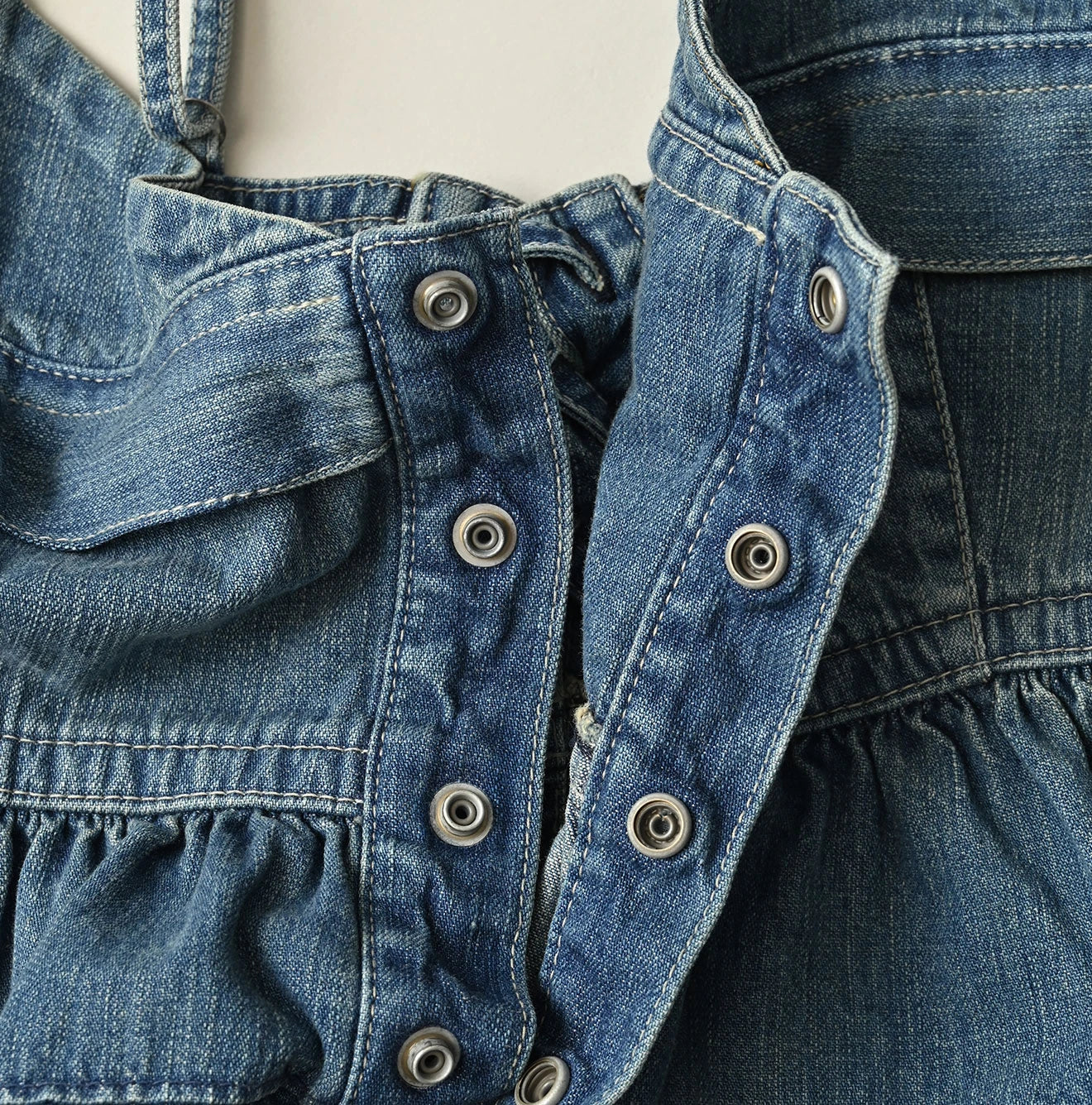 Mugihiko Denim Tiered Frill Camisole | 45R Official Online Store