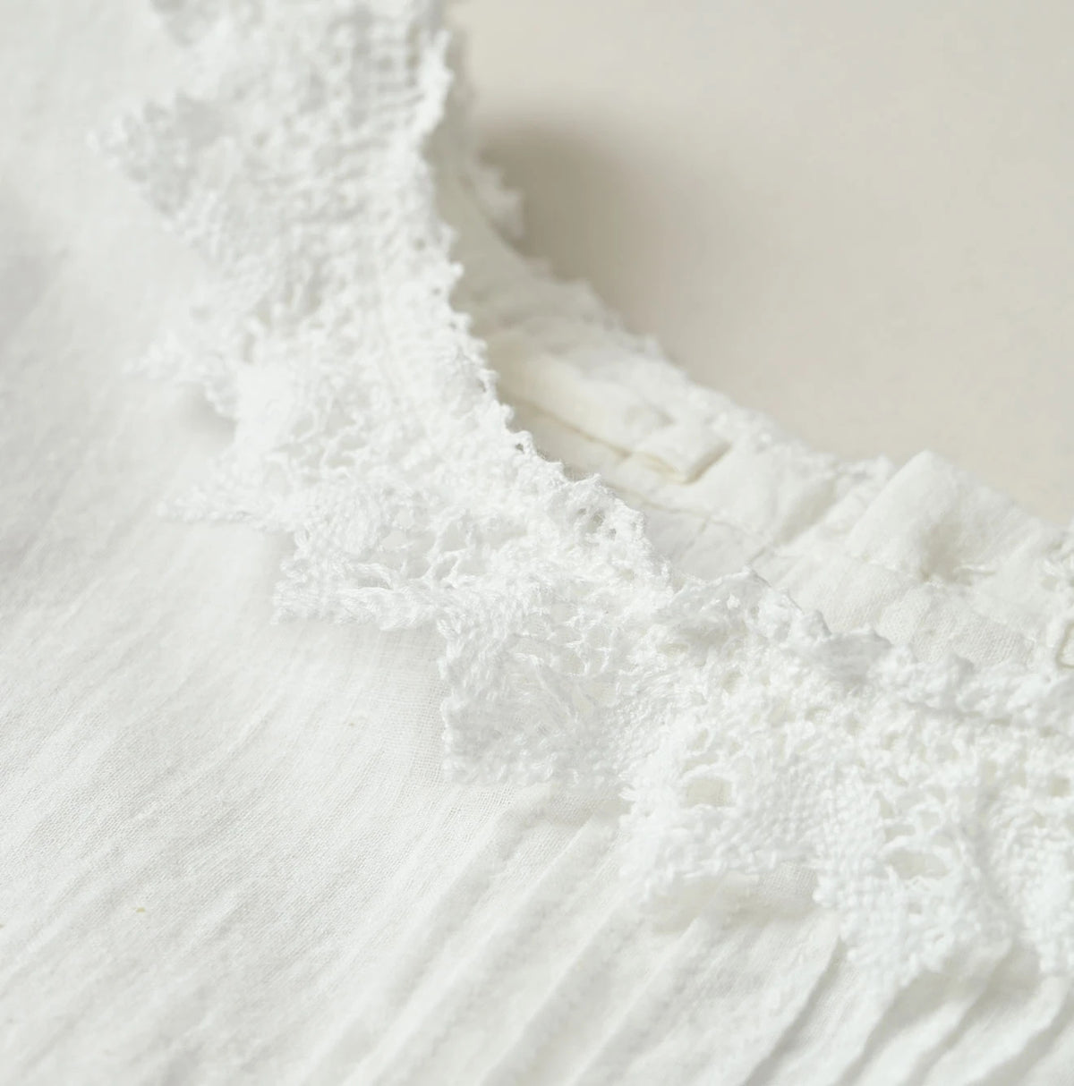 45R Khadi Pintuck Lace Blouse (White)