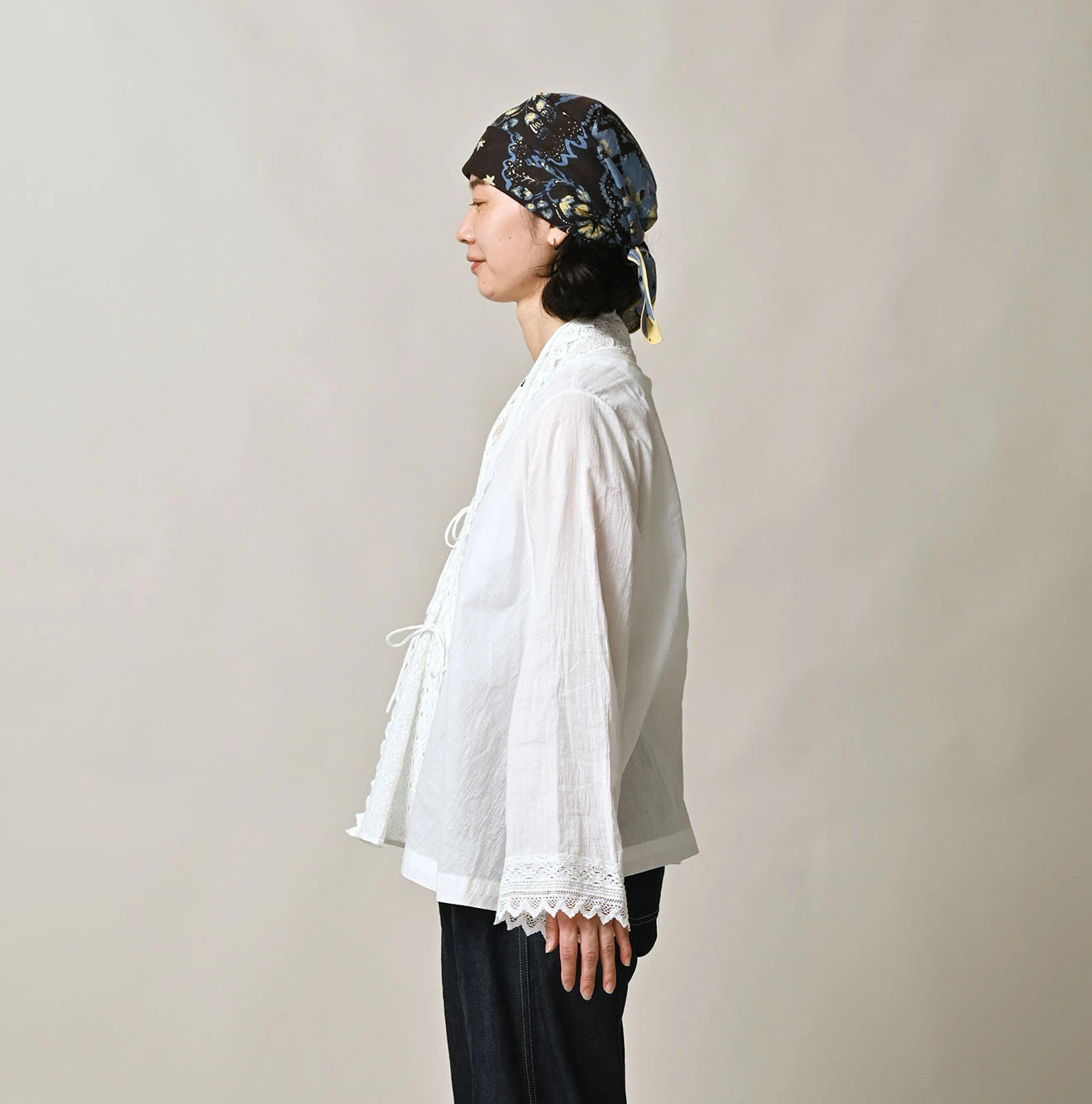 45R Khadi Lace Cache-Coeur (White) - Image 4