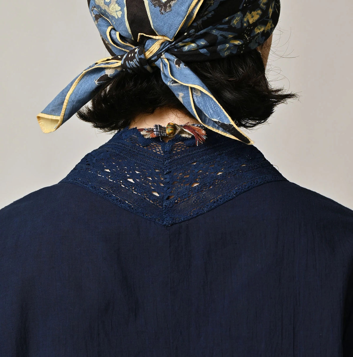 45R Ai Indigo Khadi Lace Cache-Coeur