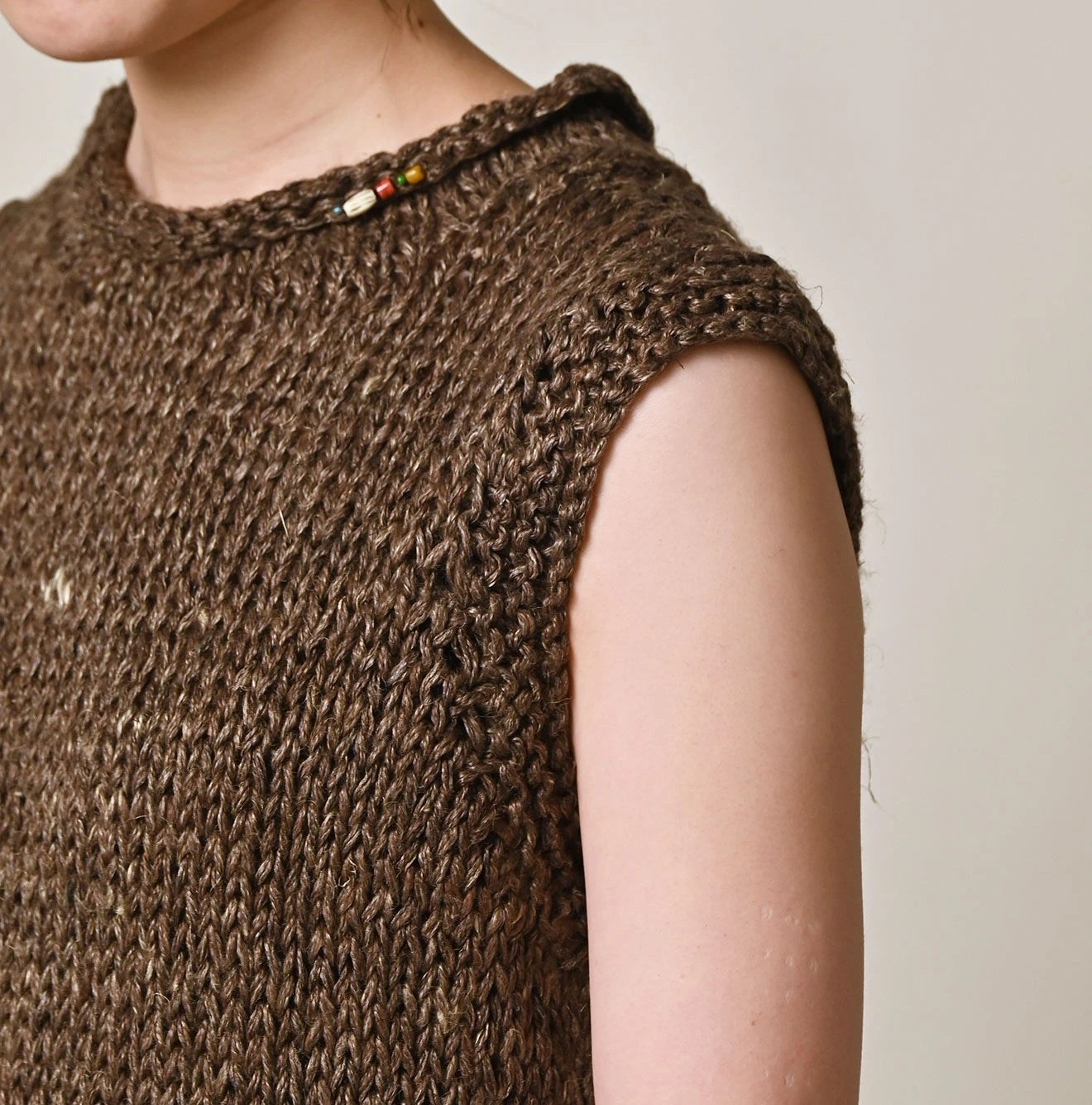 45R Linen Zakkuri Vest - Image 9