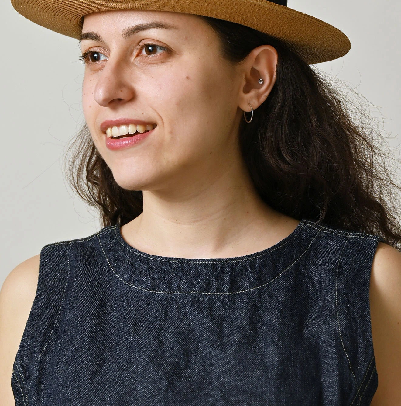 45R Linen Denim Sleeveless Top - Image 7