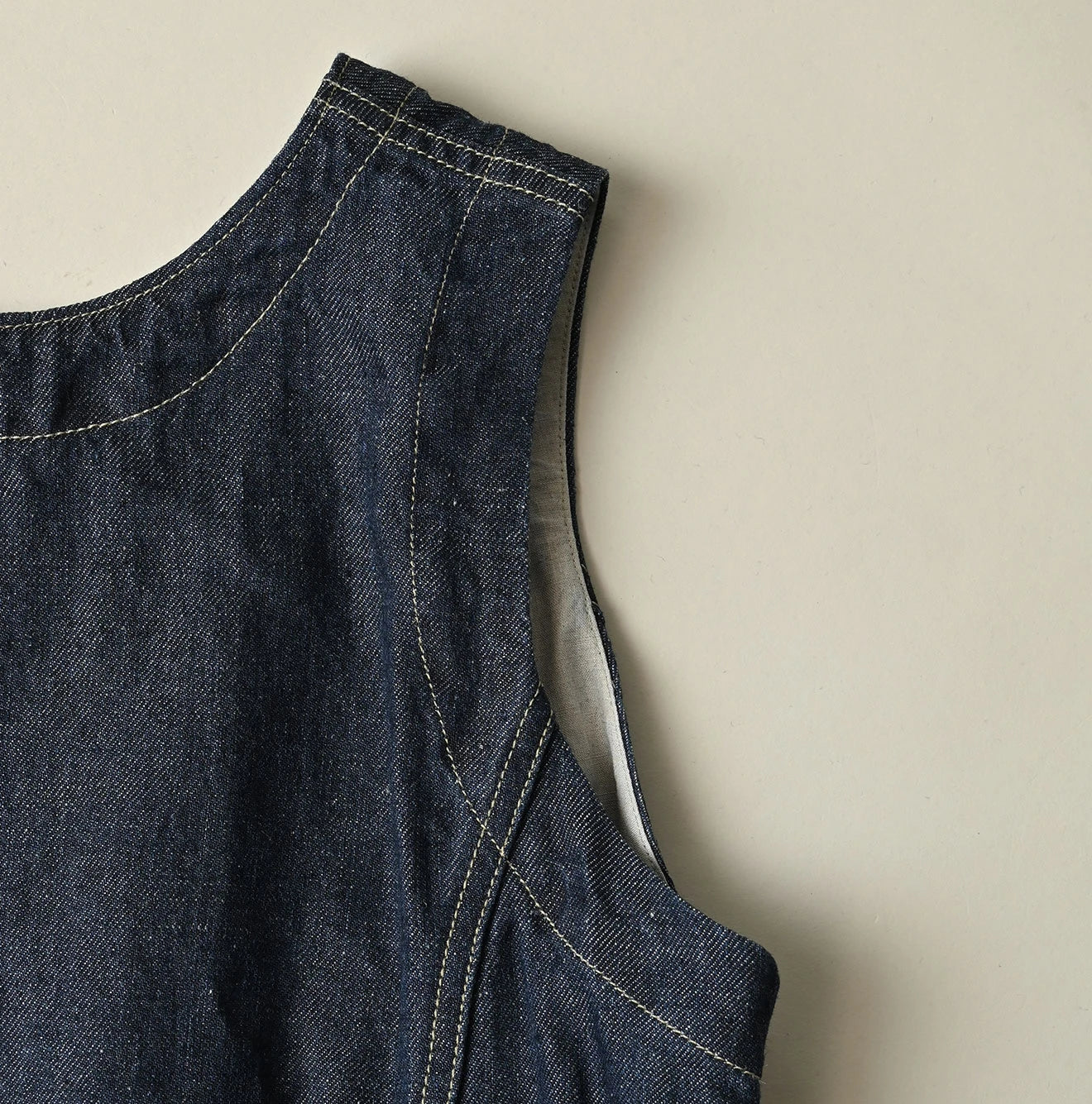 45R Linen Denim Sleeveless Top - Image 13