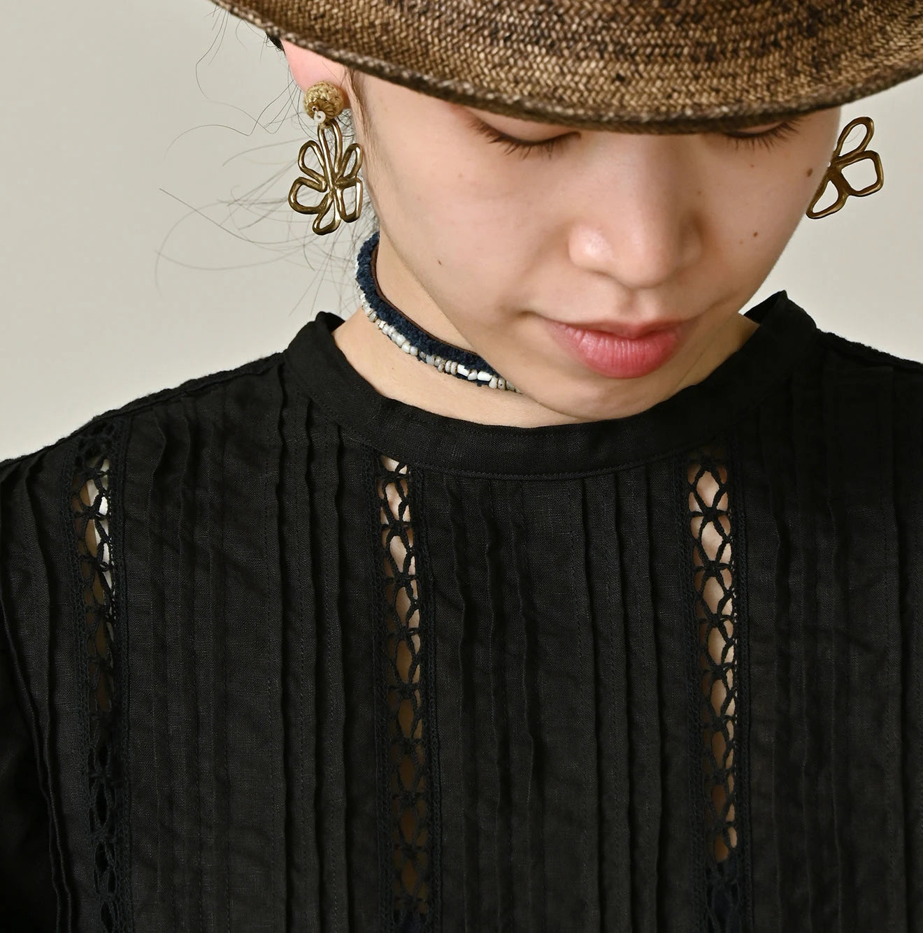45R Linen Pintuck Lace Blouse - Image 7