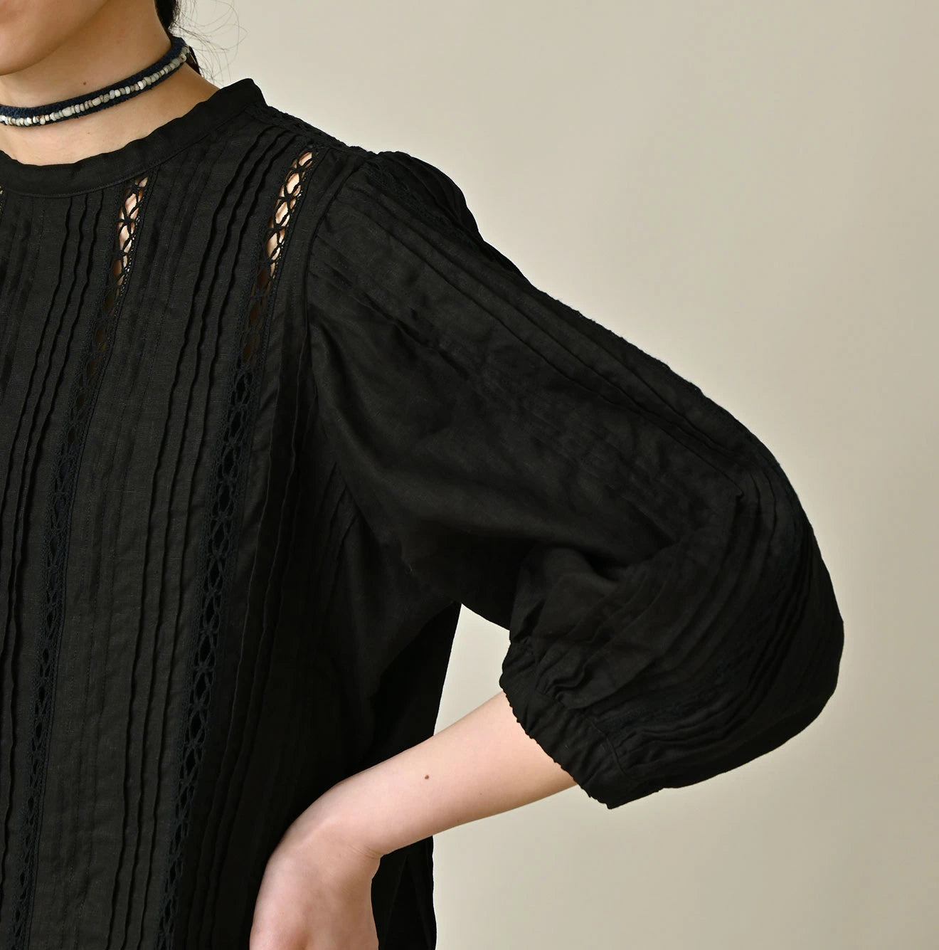 45R Linen Pintuck Lace Blouse - Image 9
