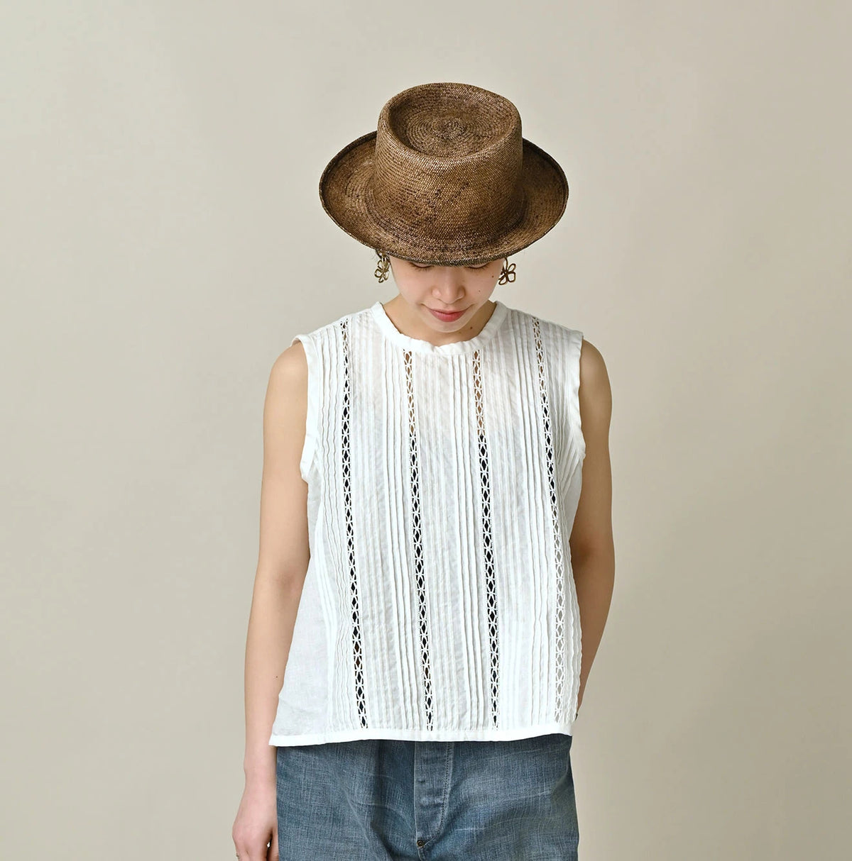 45R Linen Pintuck Lace Sleeveless Top