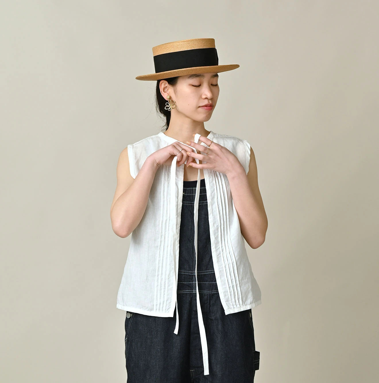 45R Linen Pintuck Lace Sleeveless Top - Image 13