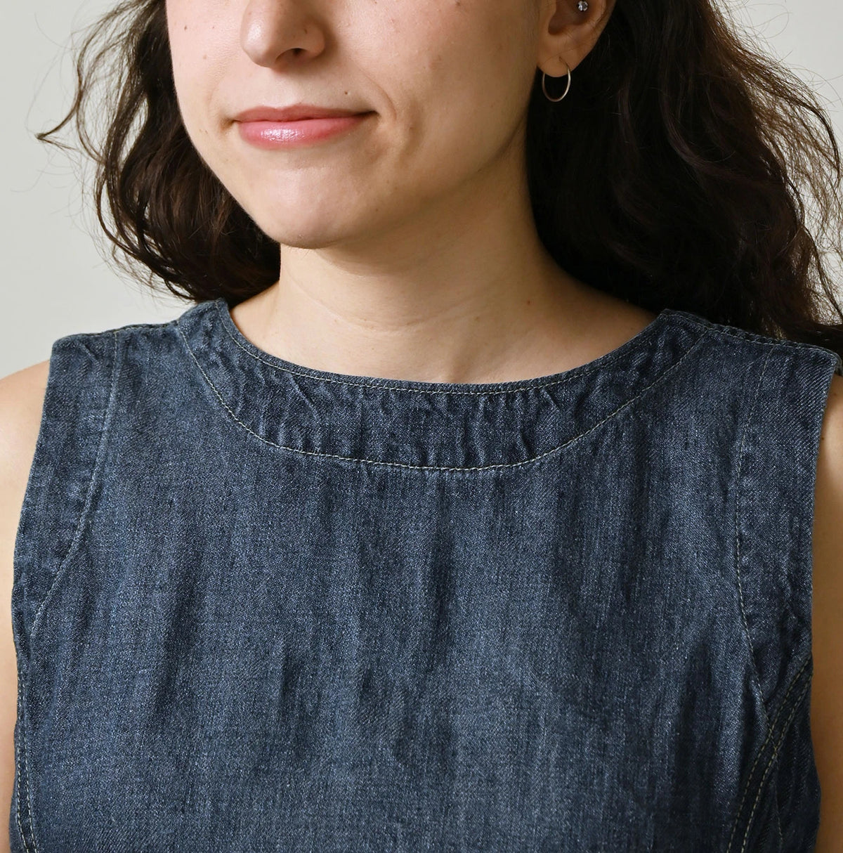 45R Linen Denim Sleeveless Top Zyu
