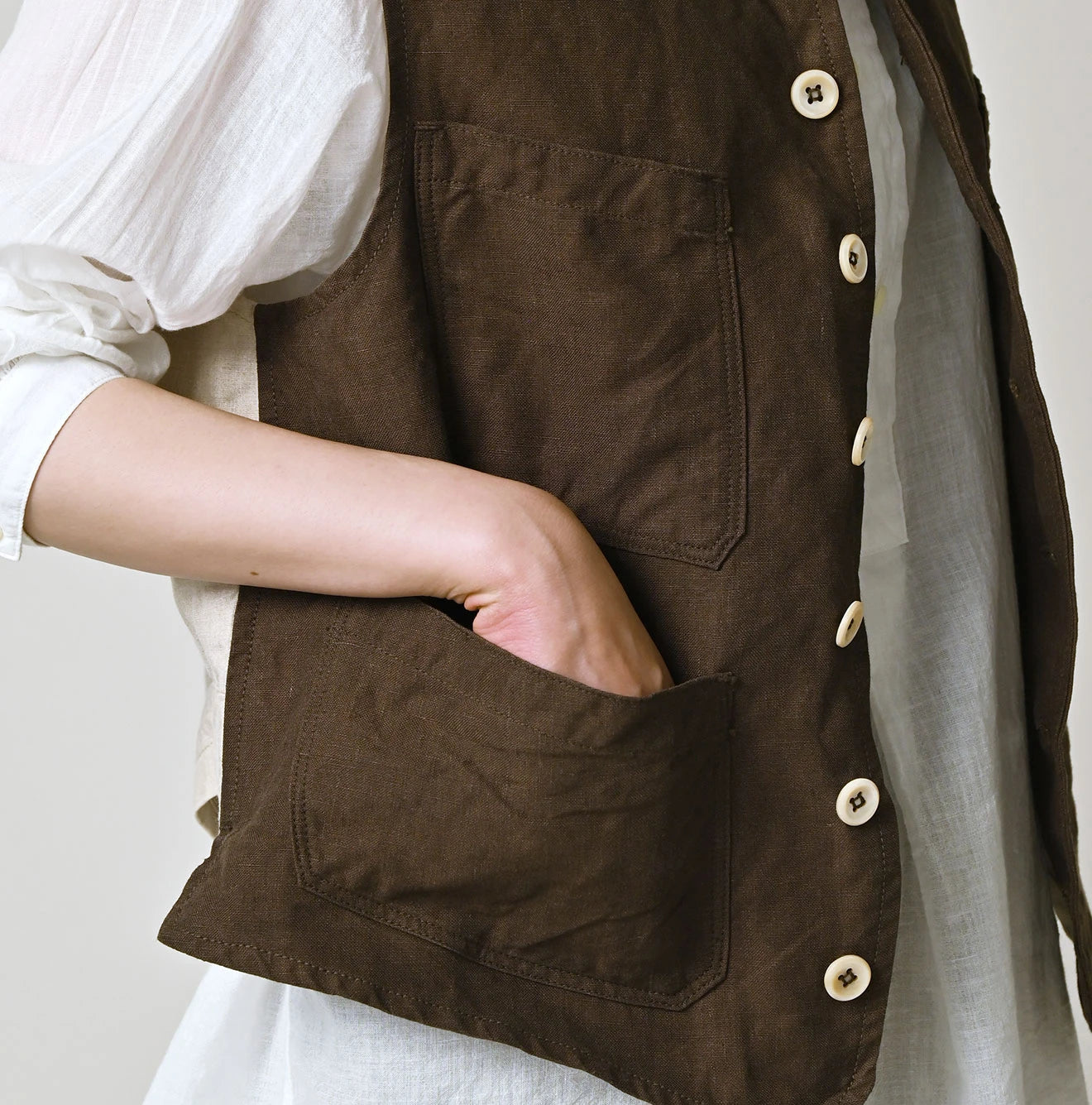 45R Linen 908 Vest - Image 12