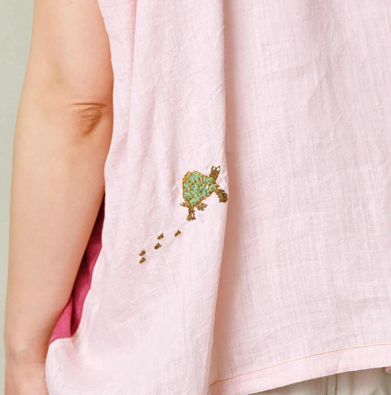 45R Picture Book Bandana Blouse - Image 14