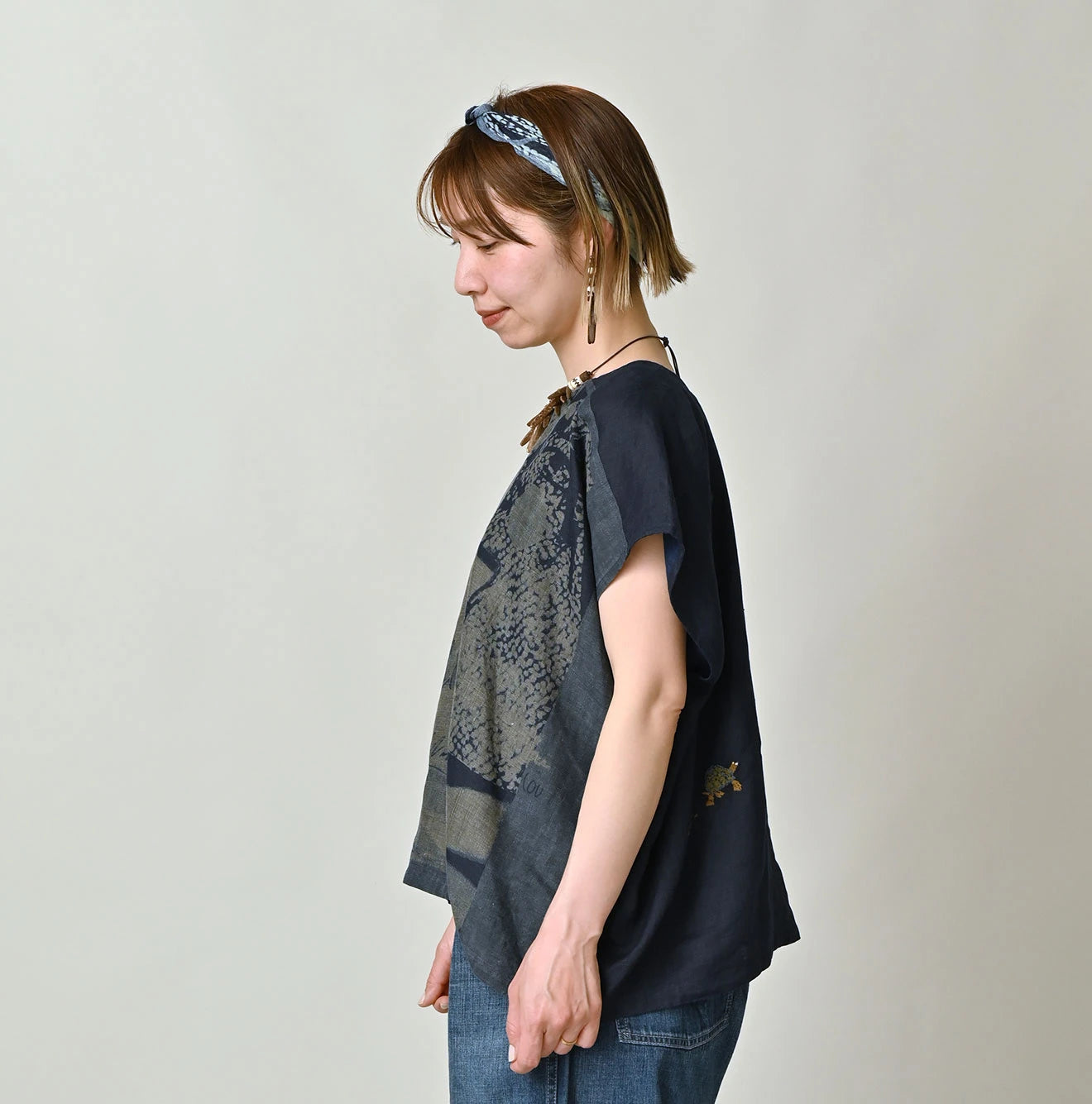 45R Indigo Picture Book Bandana Blouse - Image 7