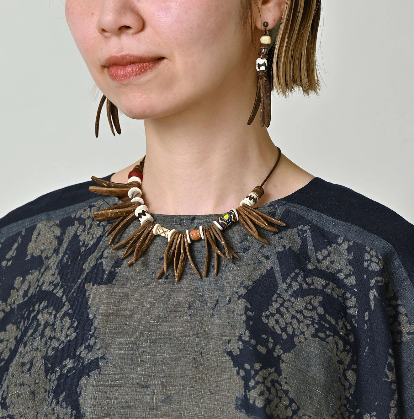 45R Indigo Picture Book Bandana Blouse - Image 9